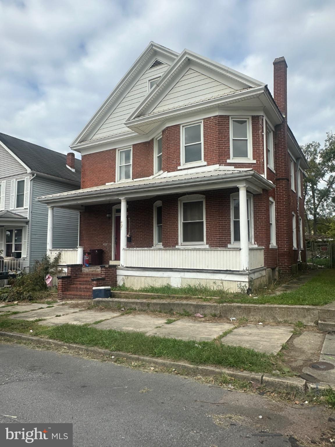 407 RACE STREET