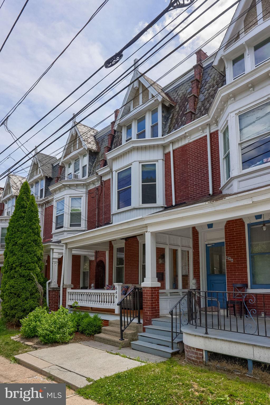 644 W WALNUT STREET