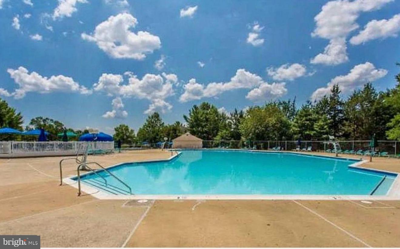 SURREY AT MANCHESTER LAKES - Residential