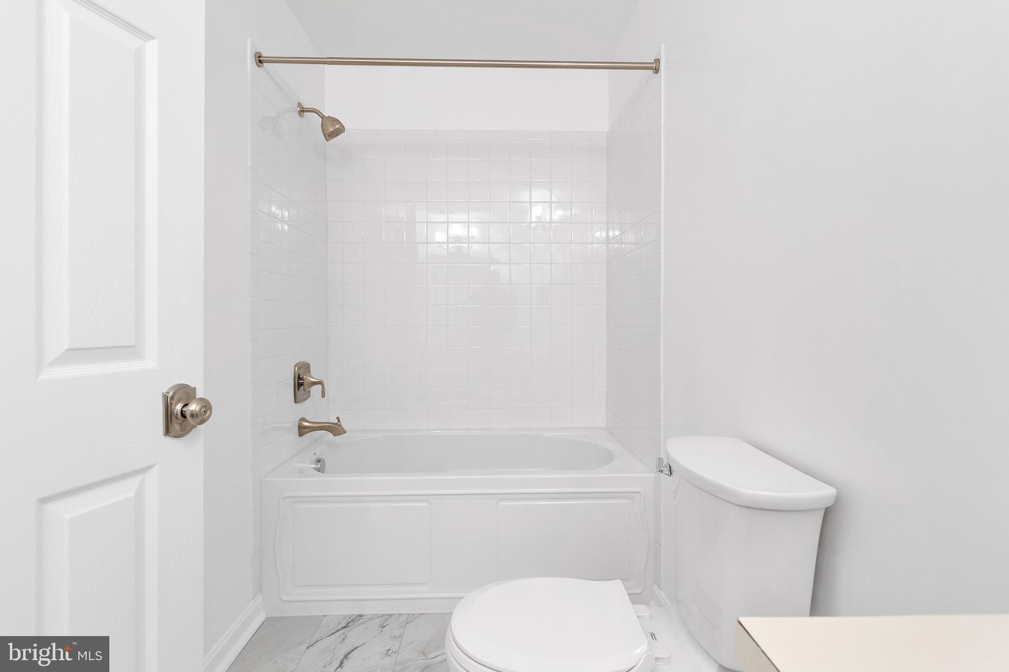 SURREY AT MANCHESTER LAKES - Residential