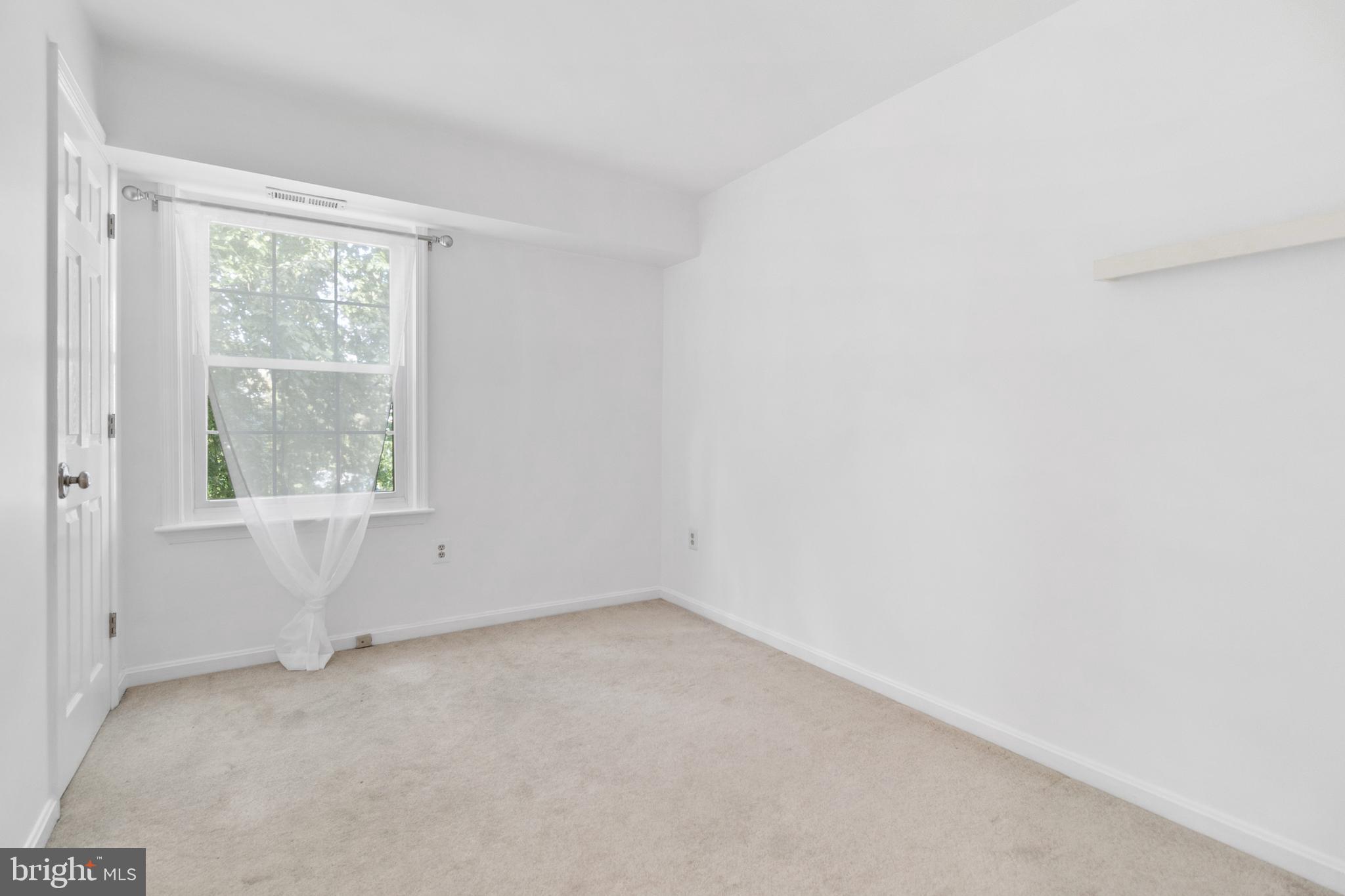 SURREY AT MANCHESTER LAKES - Residential