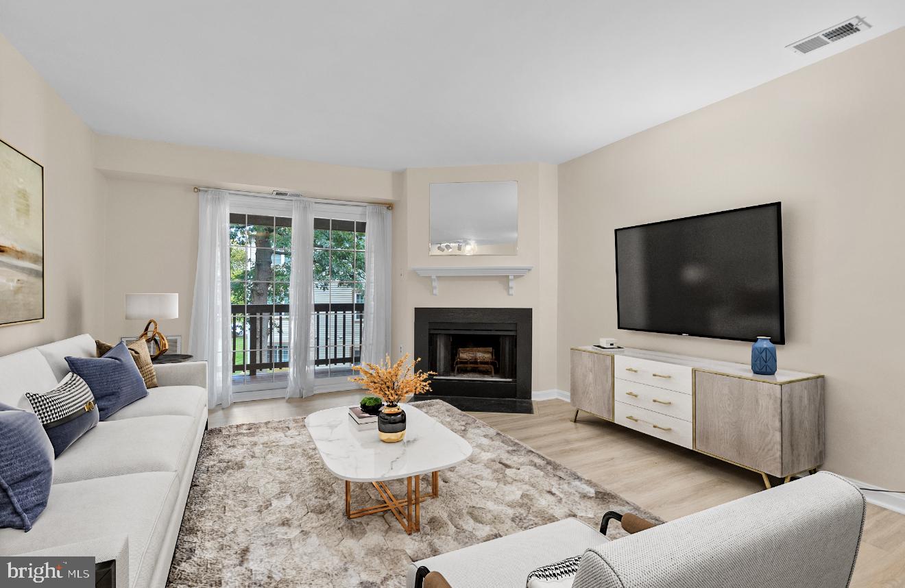 SURREY AT MANCHESTER LAKES - Residential