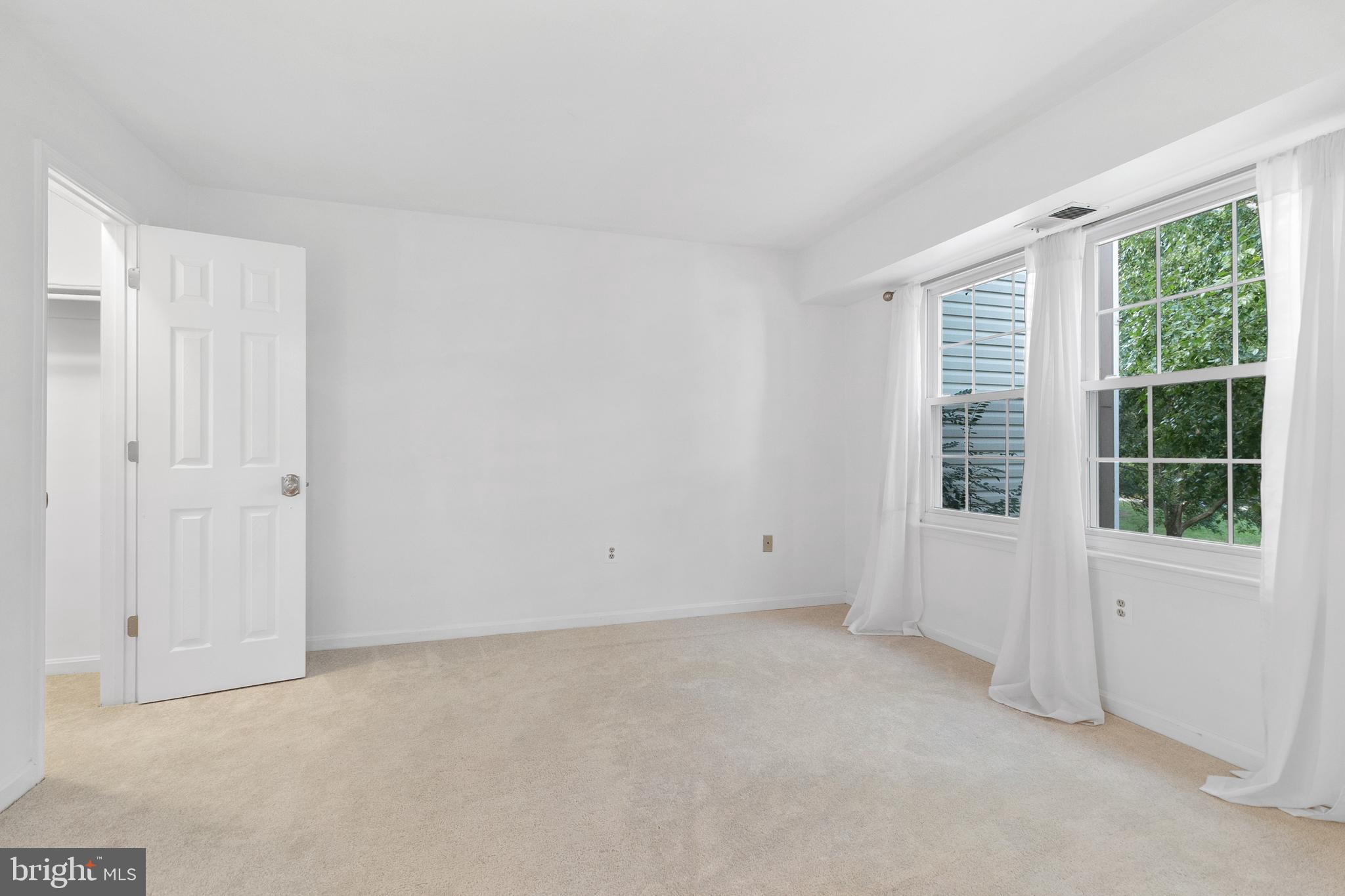 SURREY AT MANCHESTER LAKES - Residential