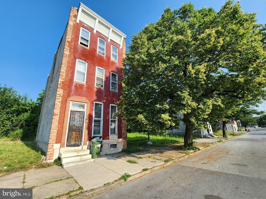 ONLINE AUCTION: Bidding begins 6/30/2025 @ 10:00 AM. Bidding ends 7/2/2025 @ 11:10 AM. List Price is Suggested Opening Bid. Deposit: $5,000.

Three-story detached rowhome located in the Harlem Park neighborhood.
Within +/- 1 mile of Harlem Square Park.
Nearest major traffic arteries include N Fulton Ave and W Franklin St.
Believed to be occupied.