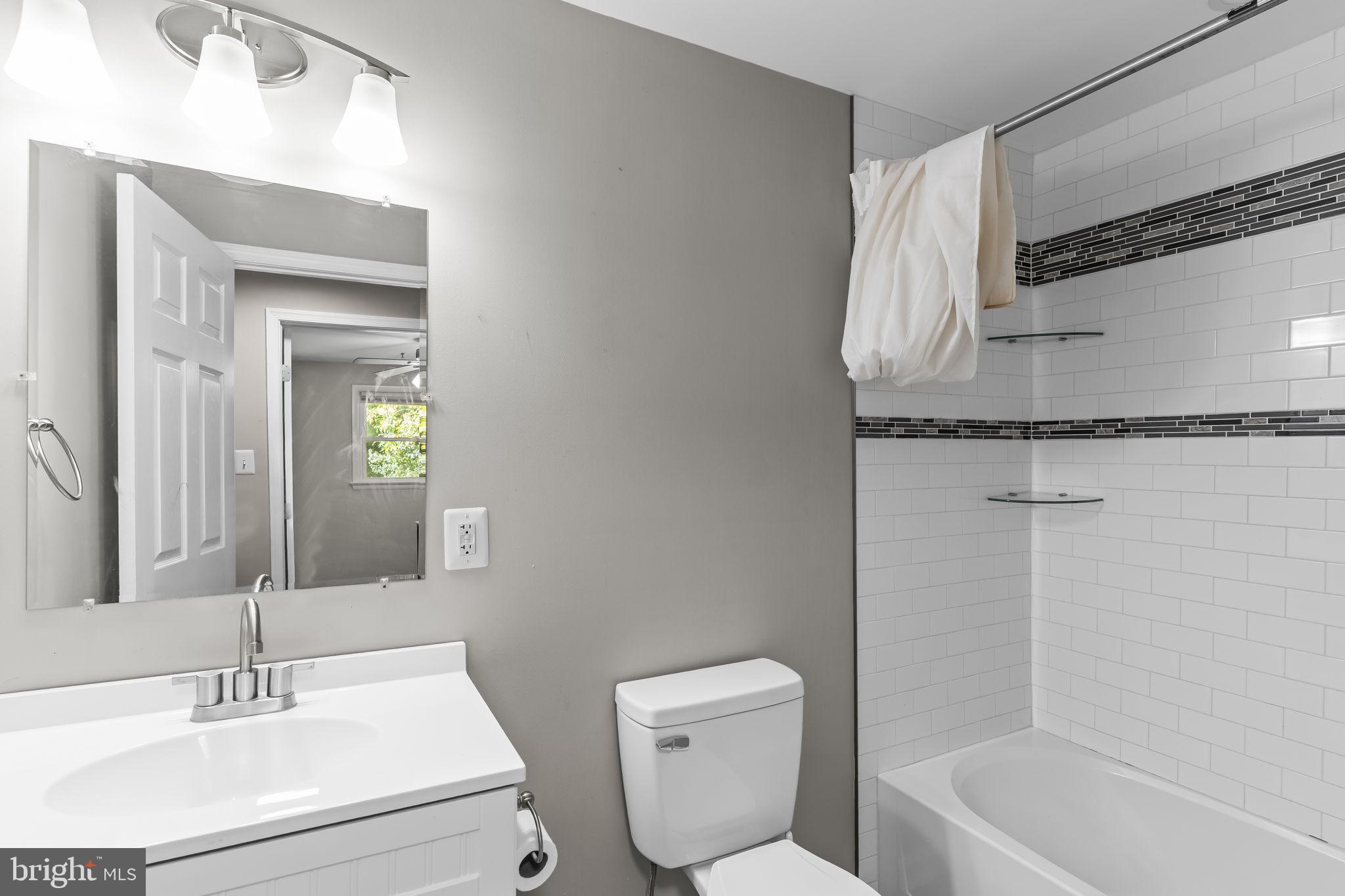 WARRINGTON HILLS - Residential