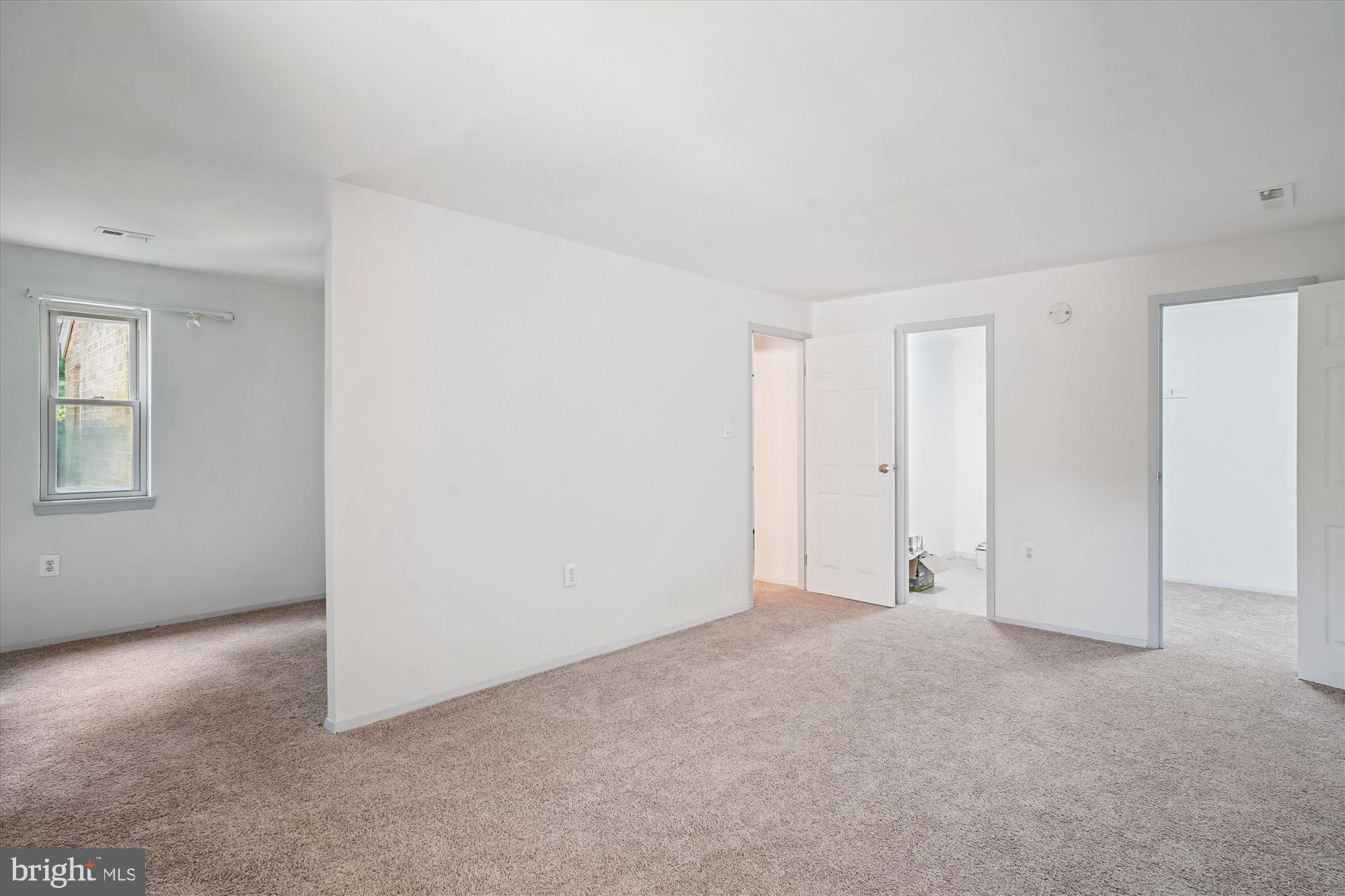 NORMANDIE ON THE LAKE I - Residential Lease