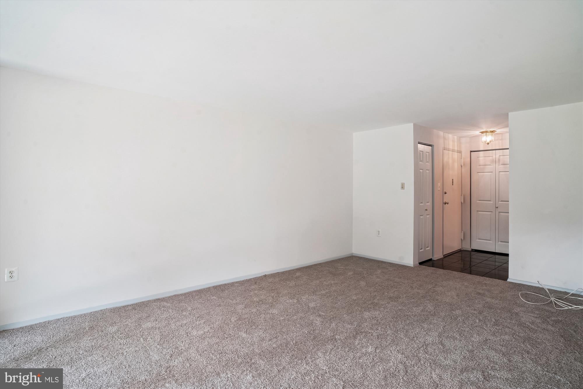 NORMANDIE ON THE LAKE I - Residential Lease