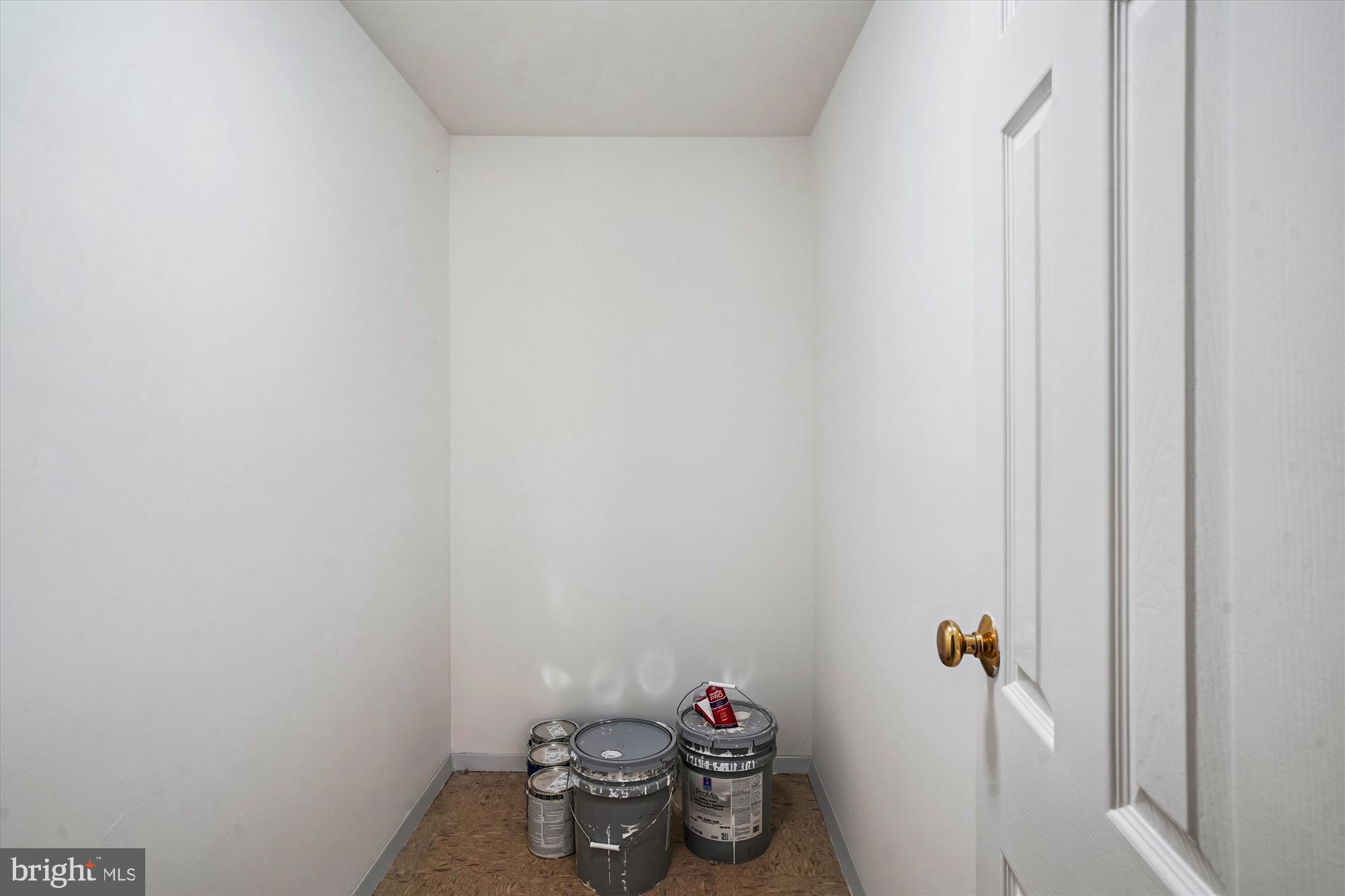 NORMANDIE ON THE LAKE I - Residential Lease