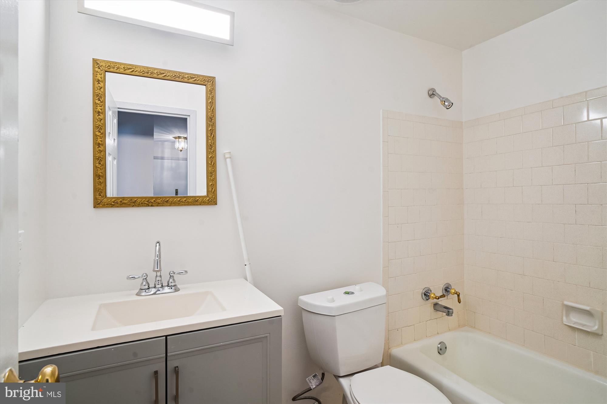 NORMANDIE ON THE LAKE I - Residential Lease