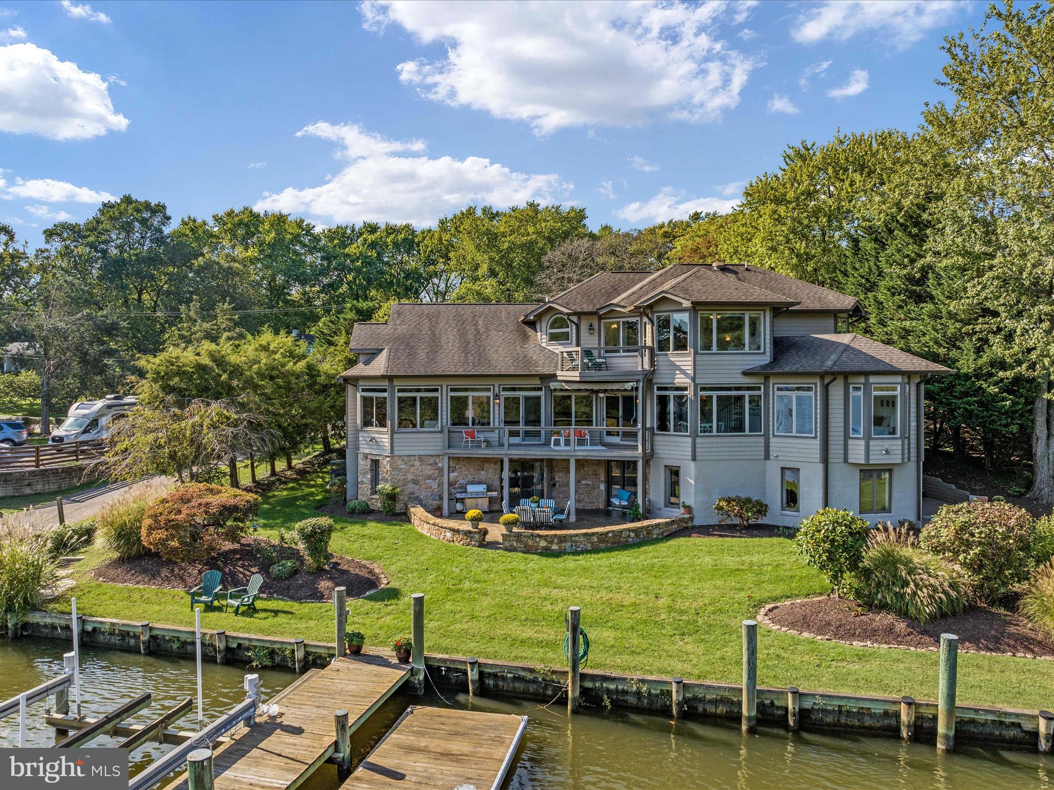 WILD ROSE SHORES - Residential