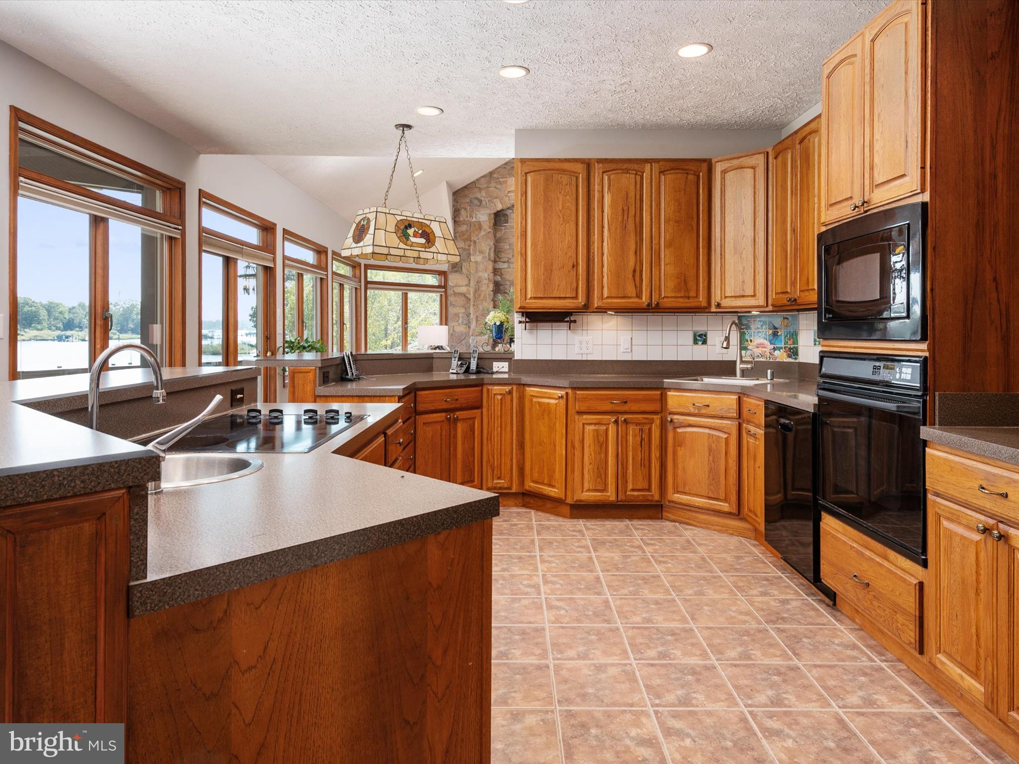 WILD ROSE SHORES - Residential