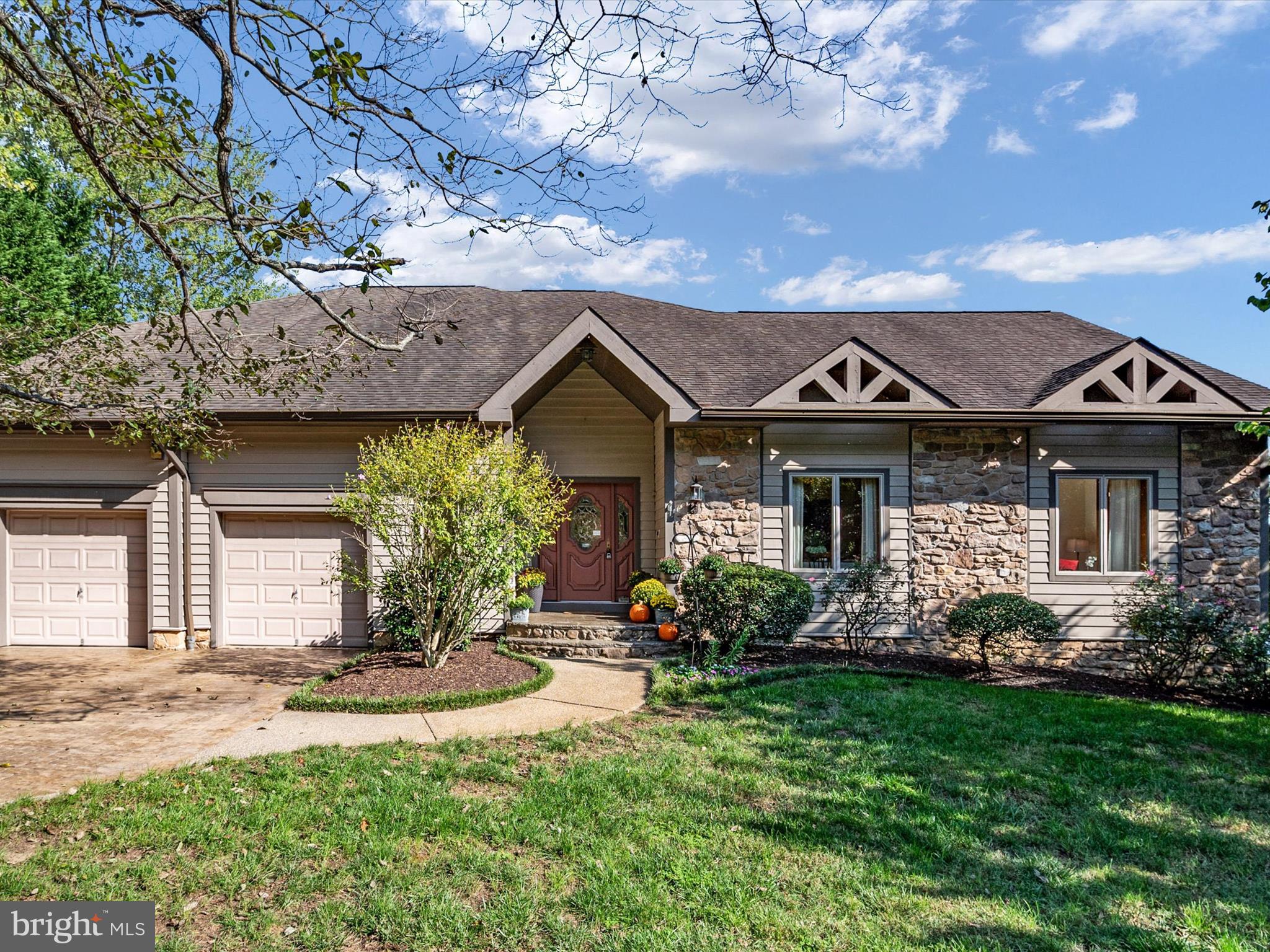 WILD ROSE SHORES - Residential