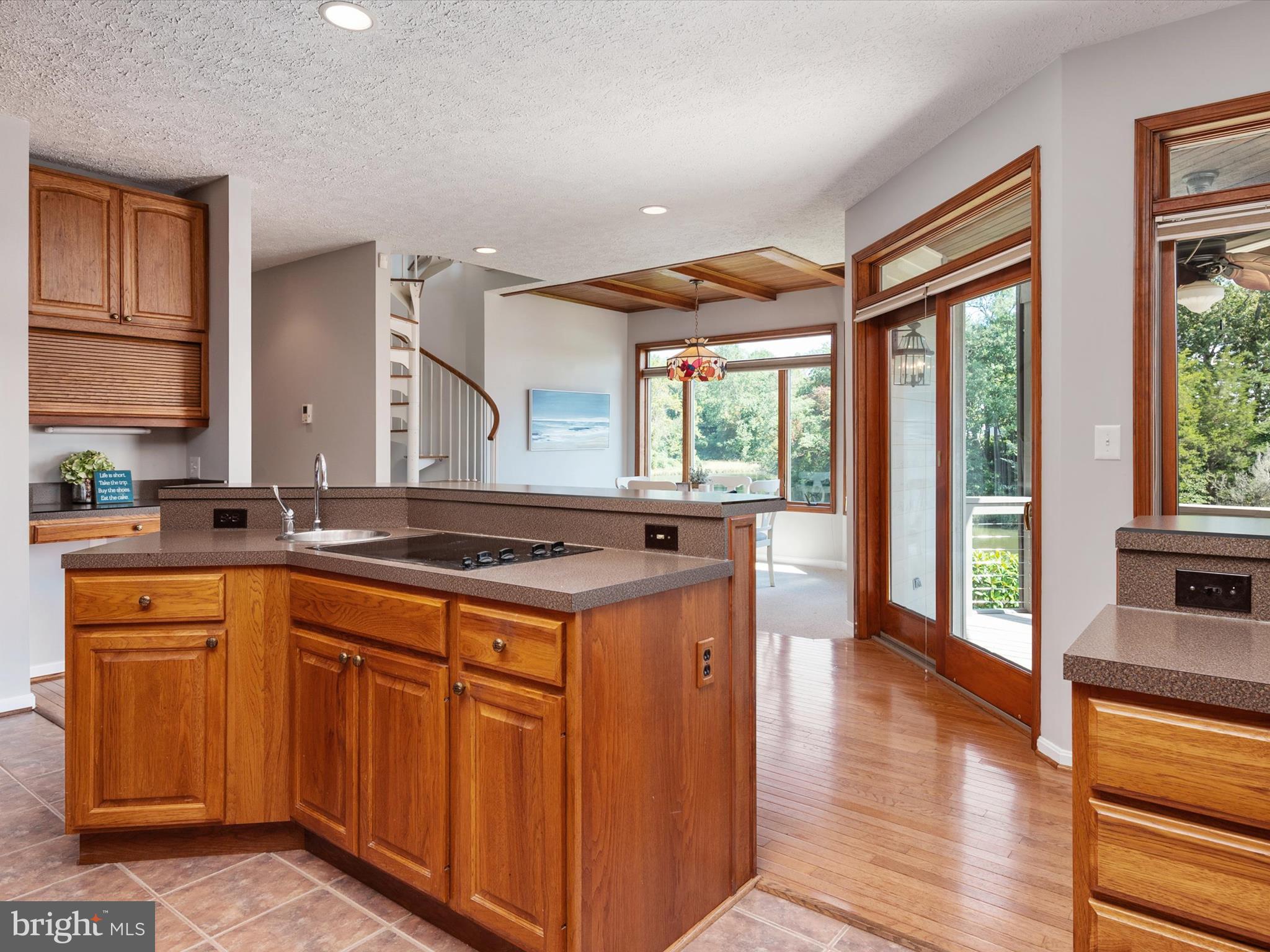 WILD ROSE SHORES - Residential