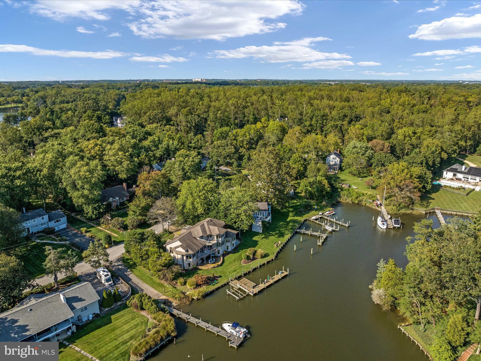 WILD ROSE SHORES - Residential