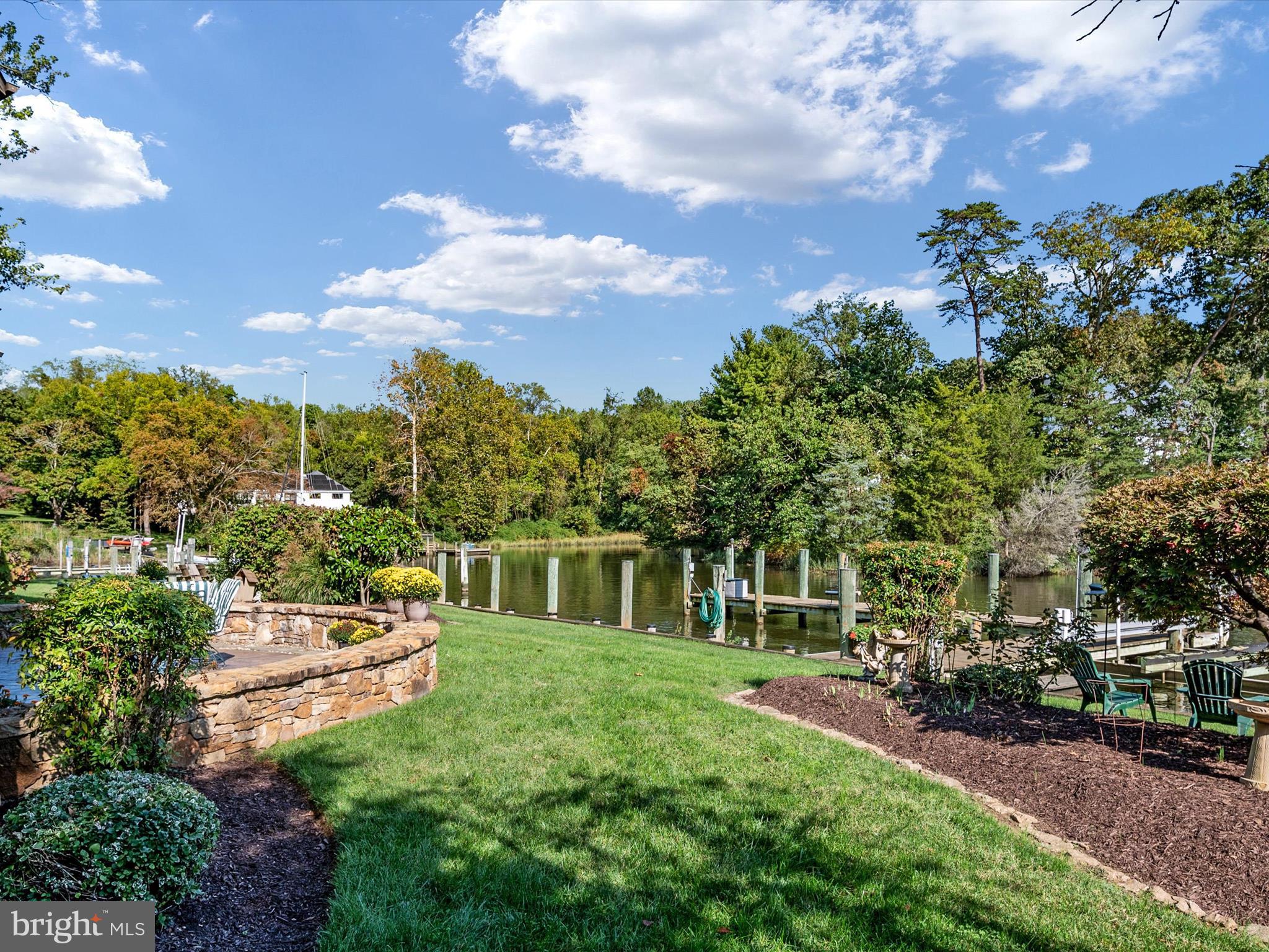 WILD ROSE SHORES - Residential