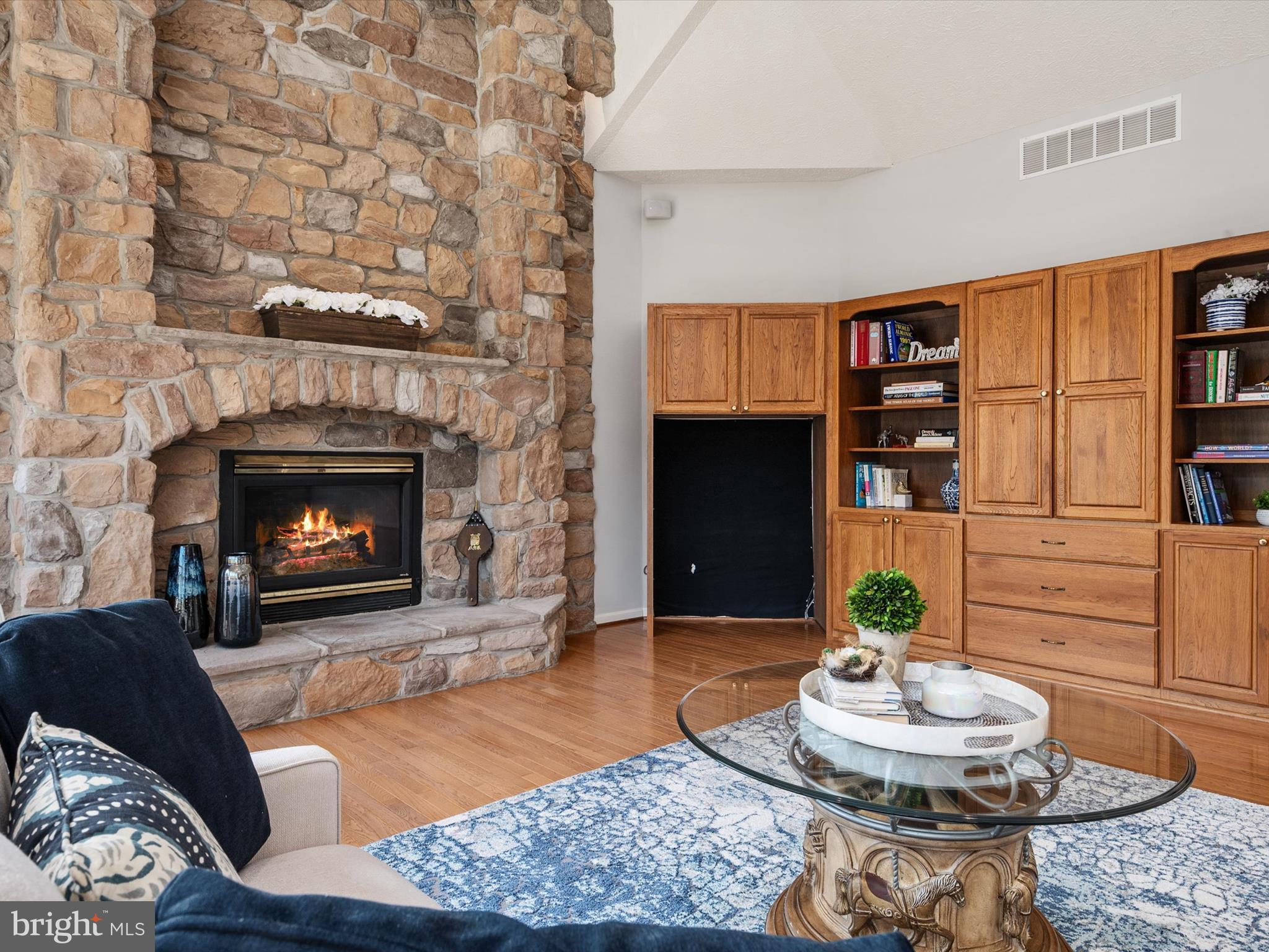 WILD ROSE SHORES - Residential