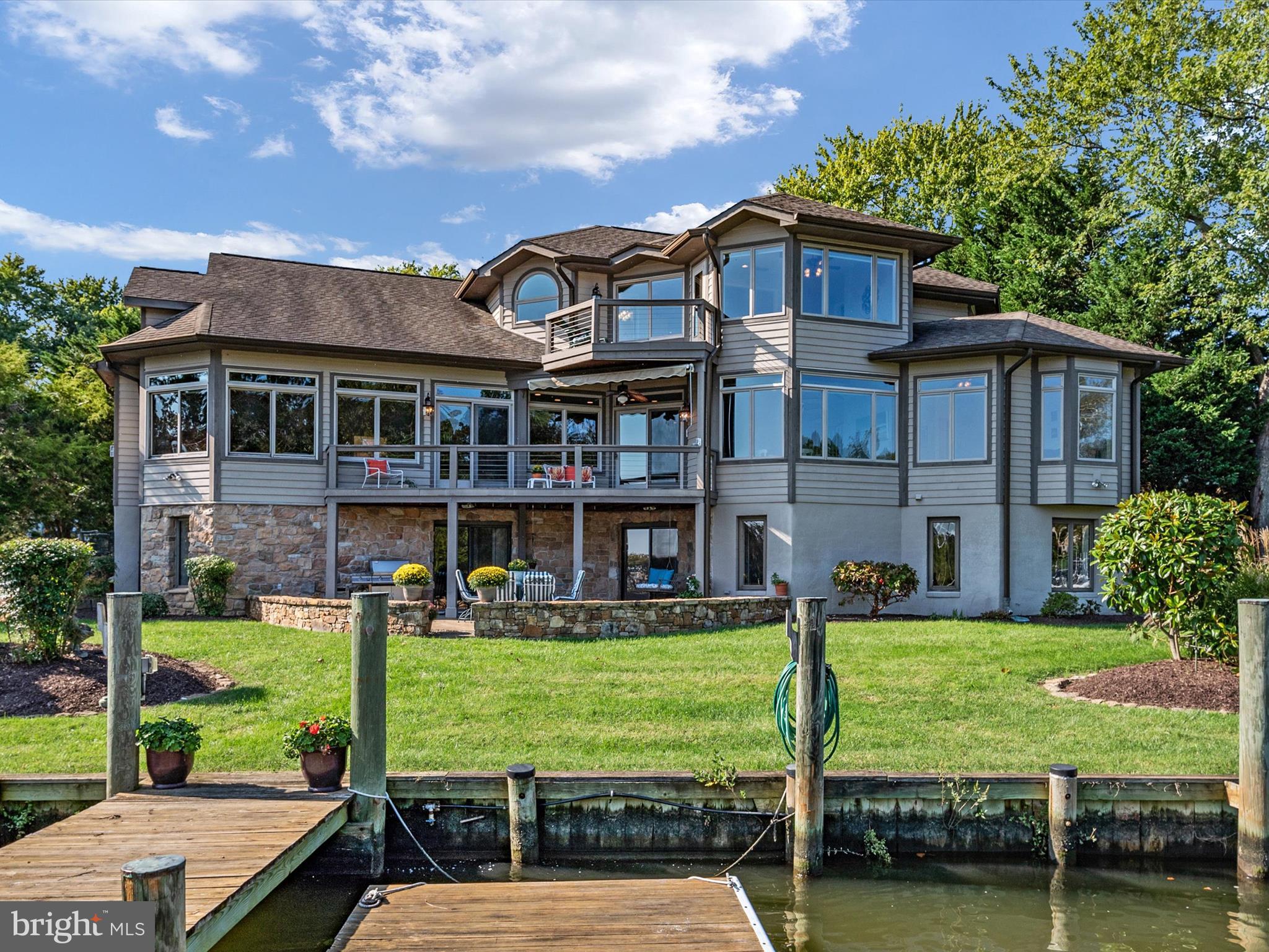 WILD ROSE SHORES - Residential