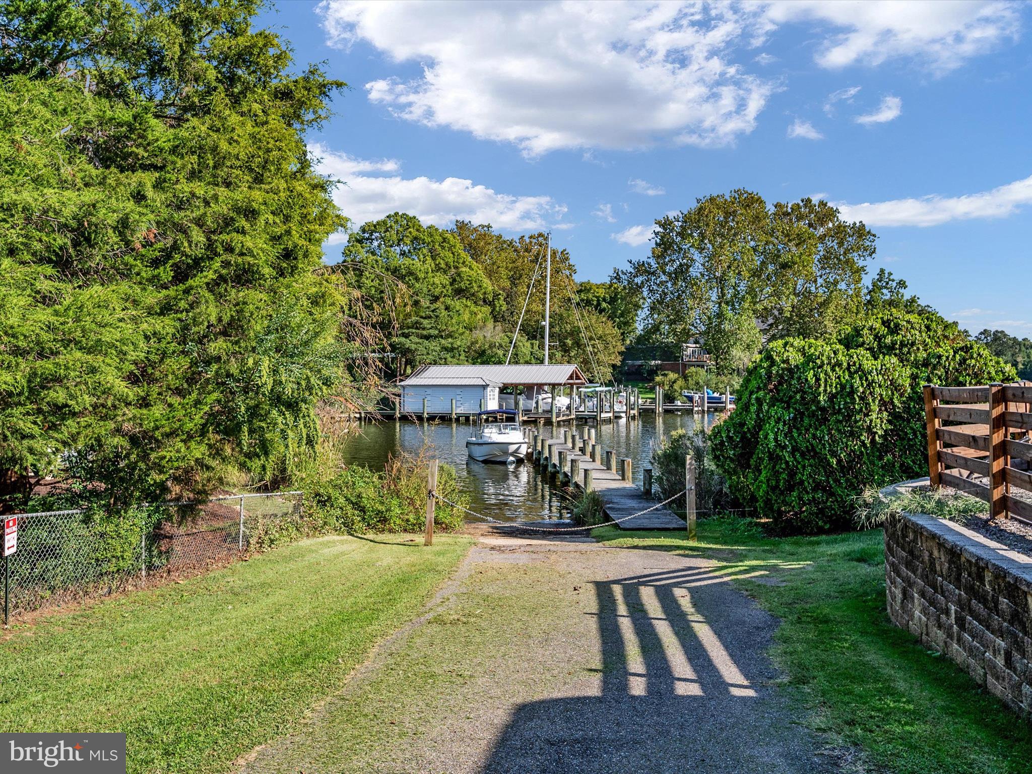 WILD ROSE SHORES - Residential