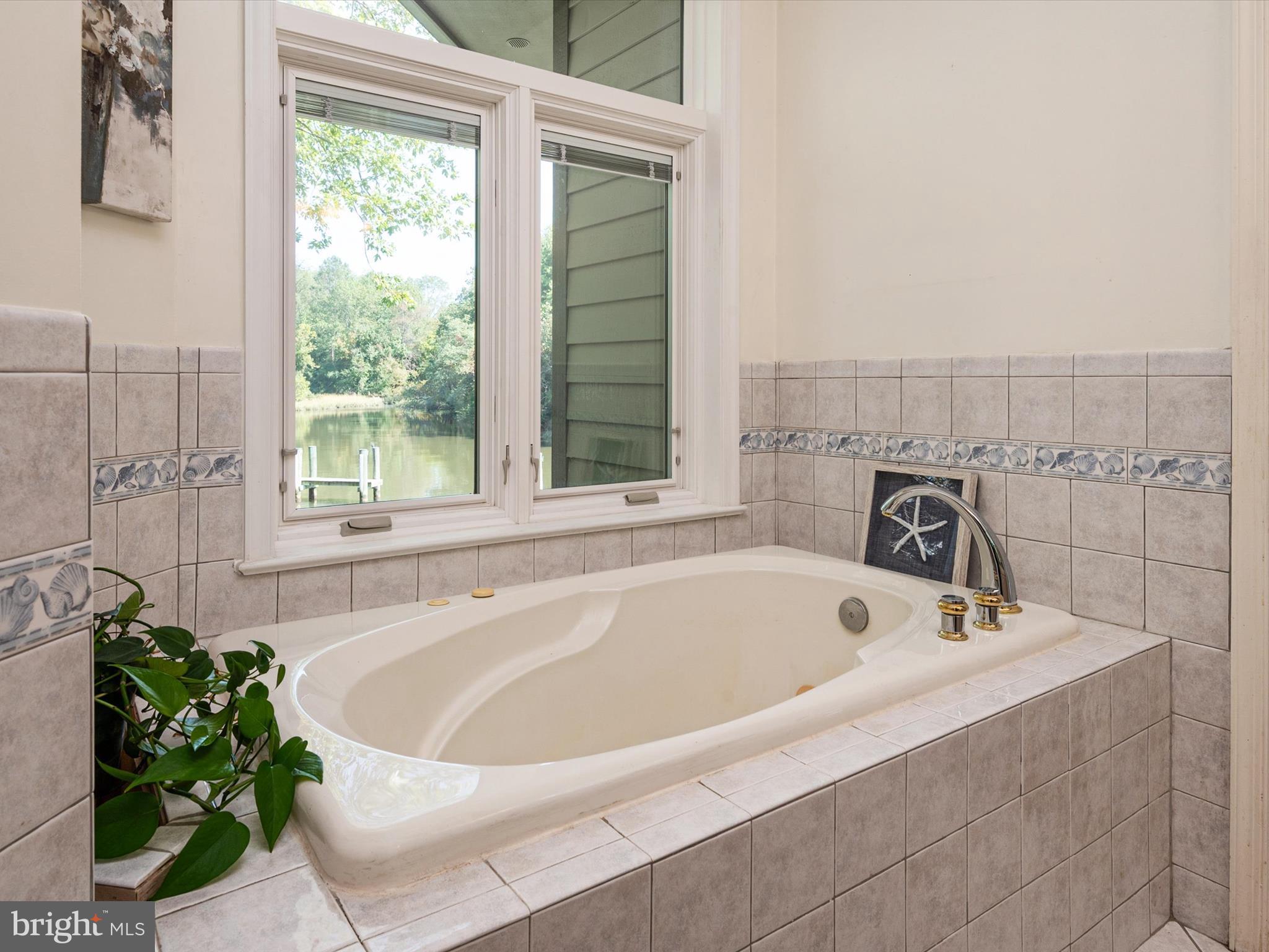 WILD ROSE SHORES - Residential