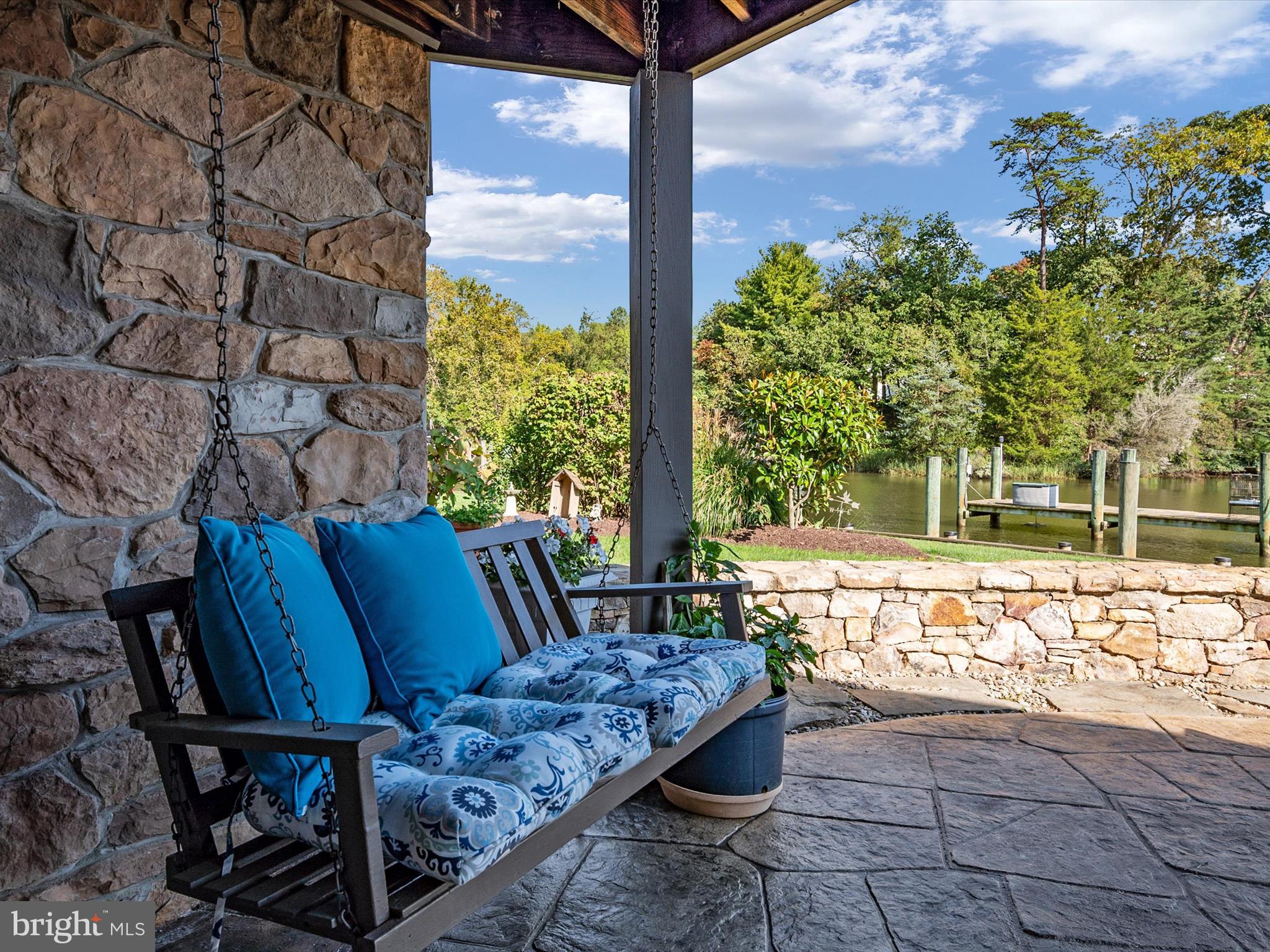 WILD ROSE SHORES - Residential