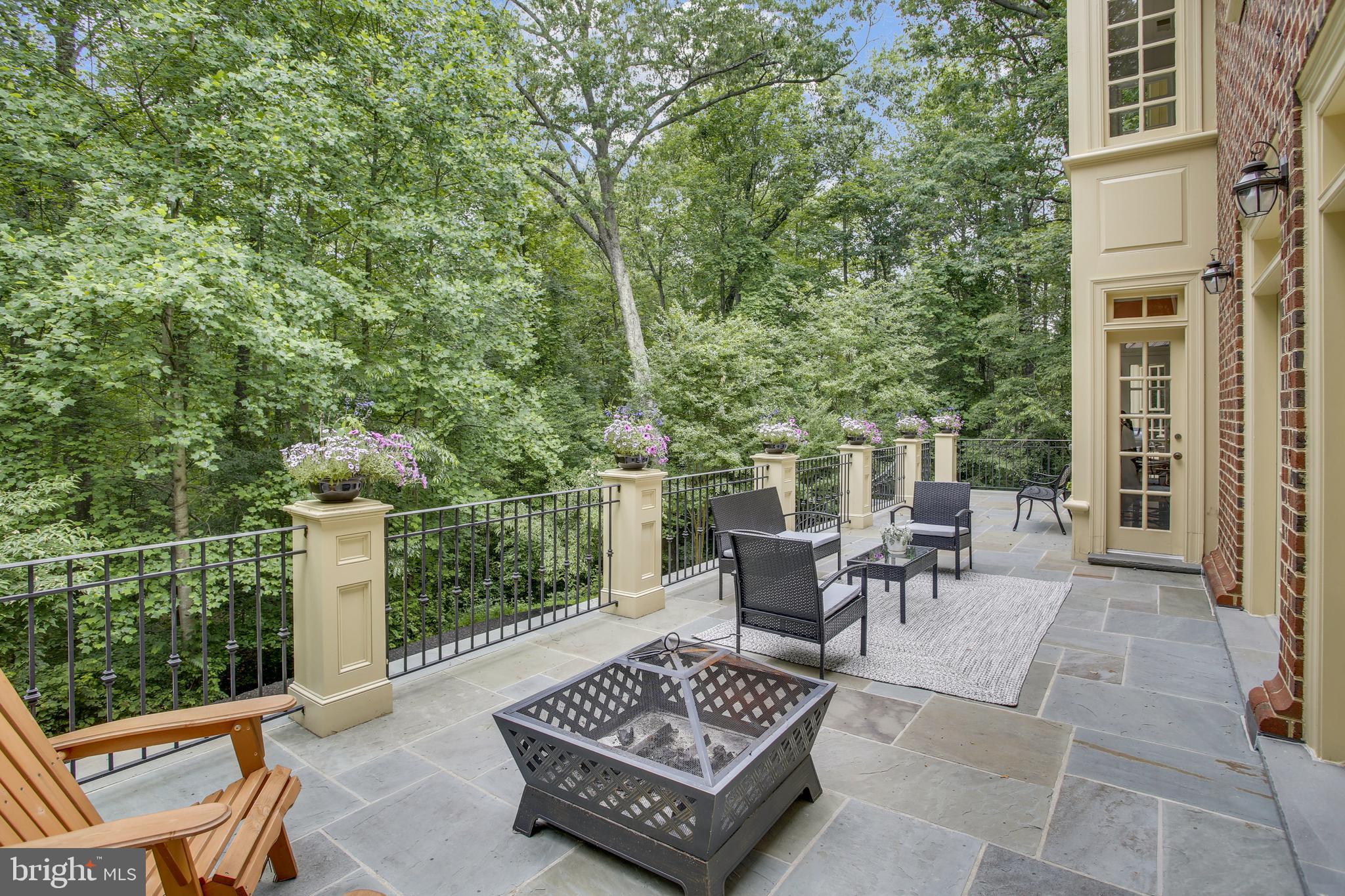 PEACOCK STATION - Residential