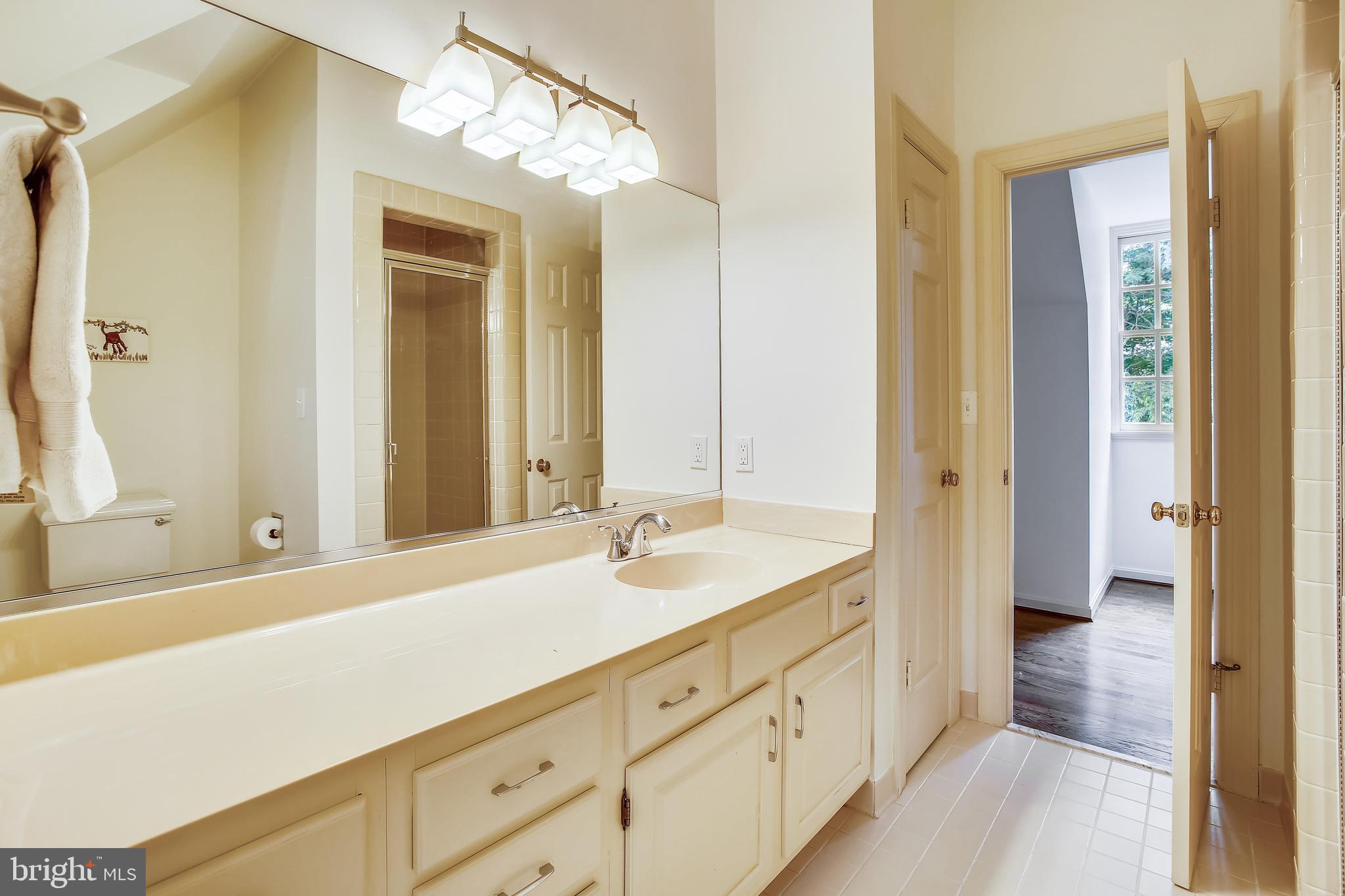 PEACOCK STATION - Residential