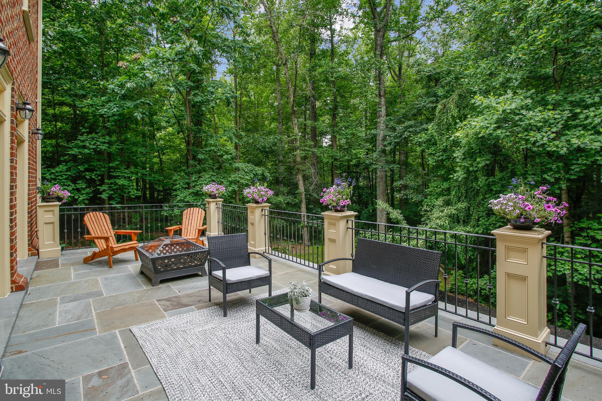 PEACOCK STATION - Residential