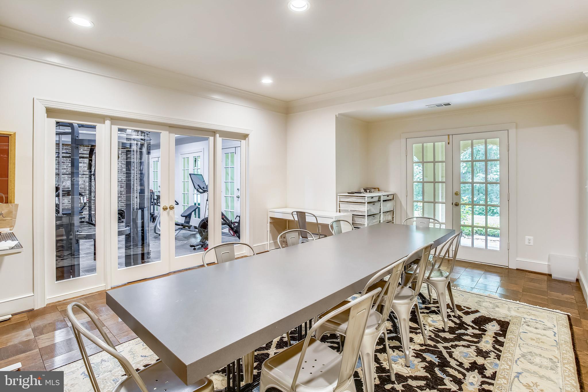 PEACOCK STATION - Residential