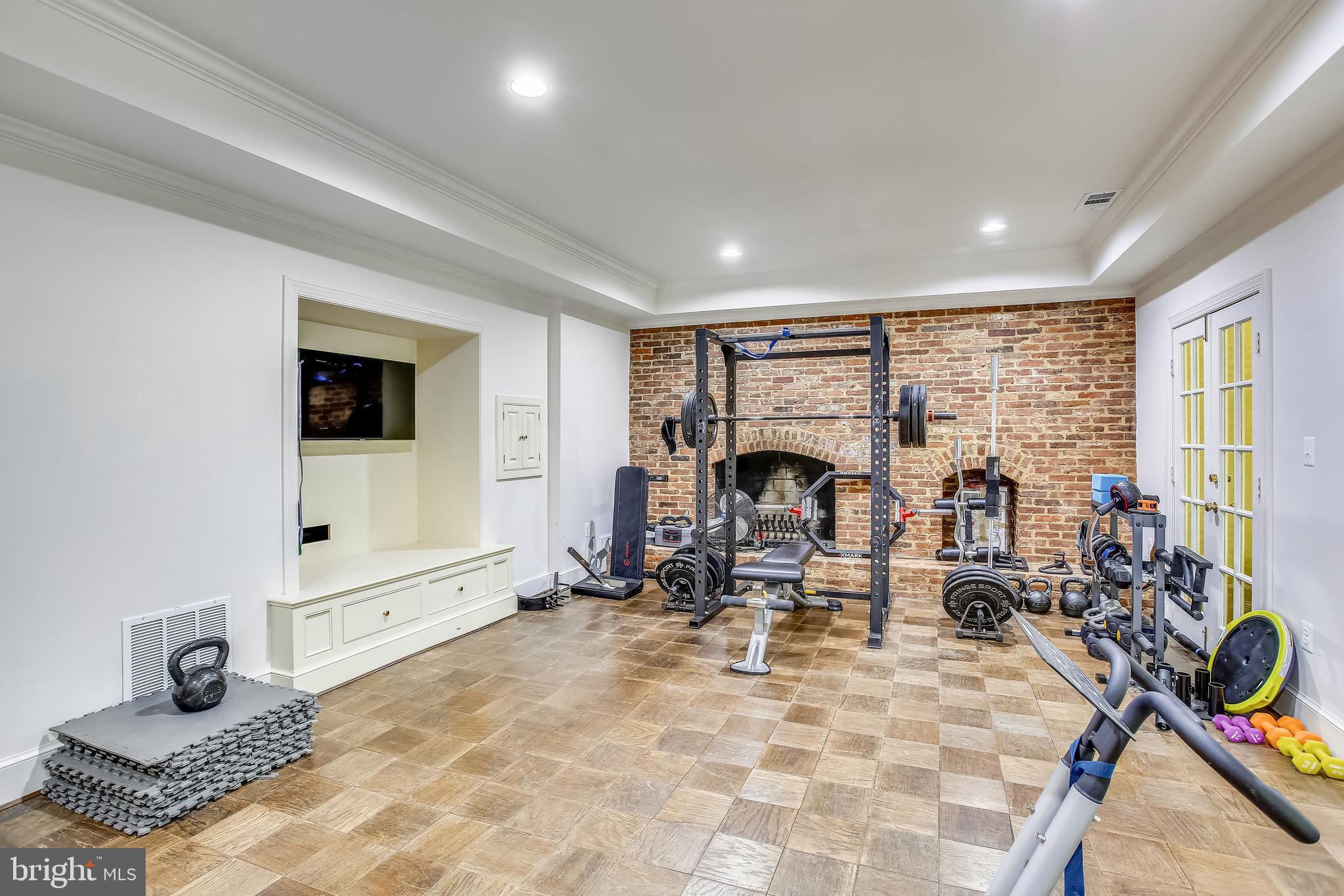 PEACOCK STATION - Residential