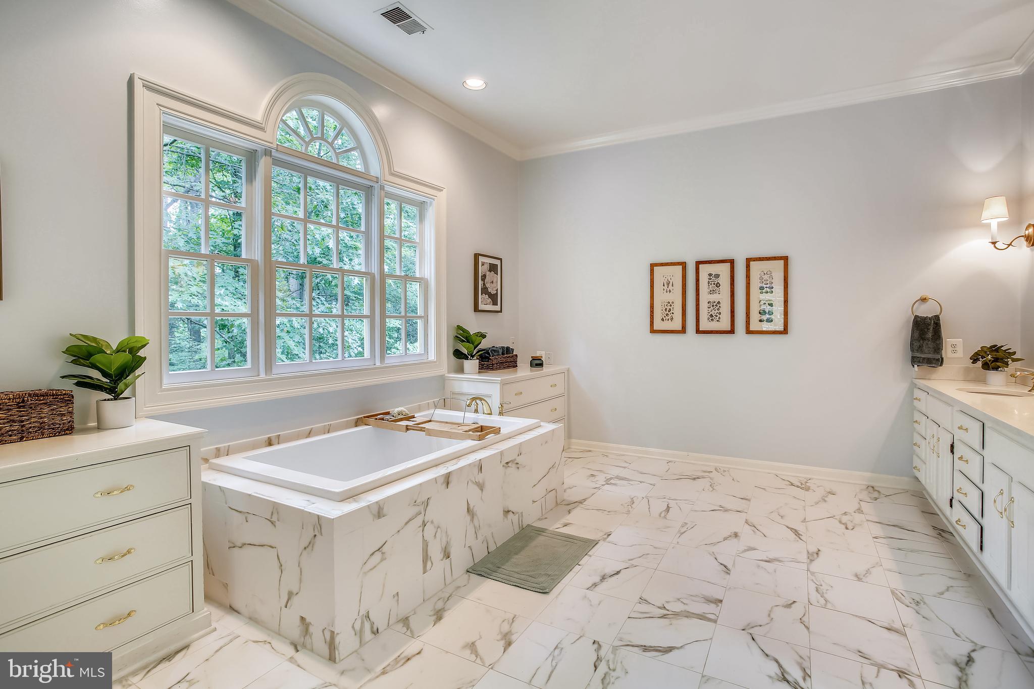 PEACOCK STATION - Residential