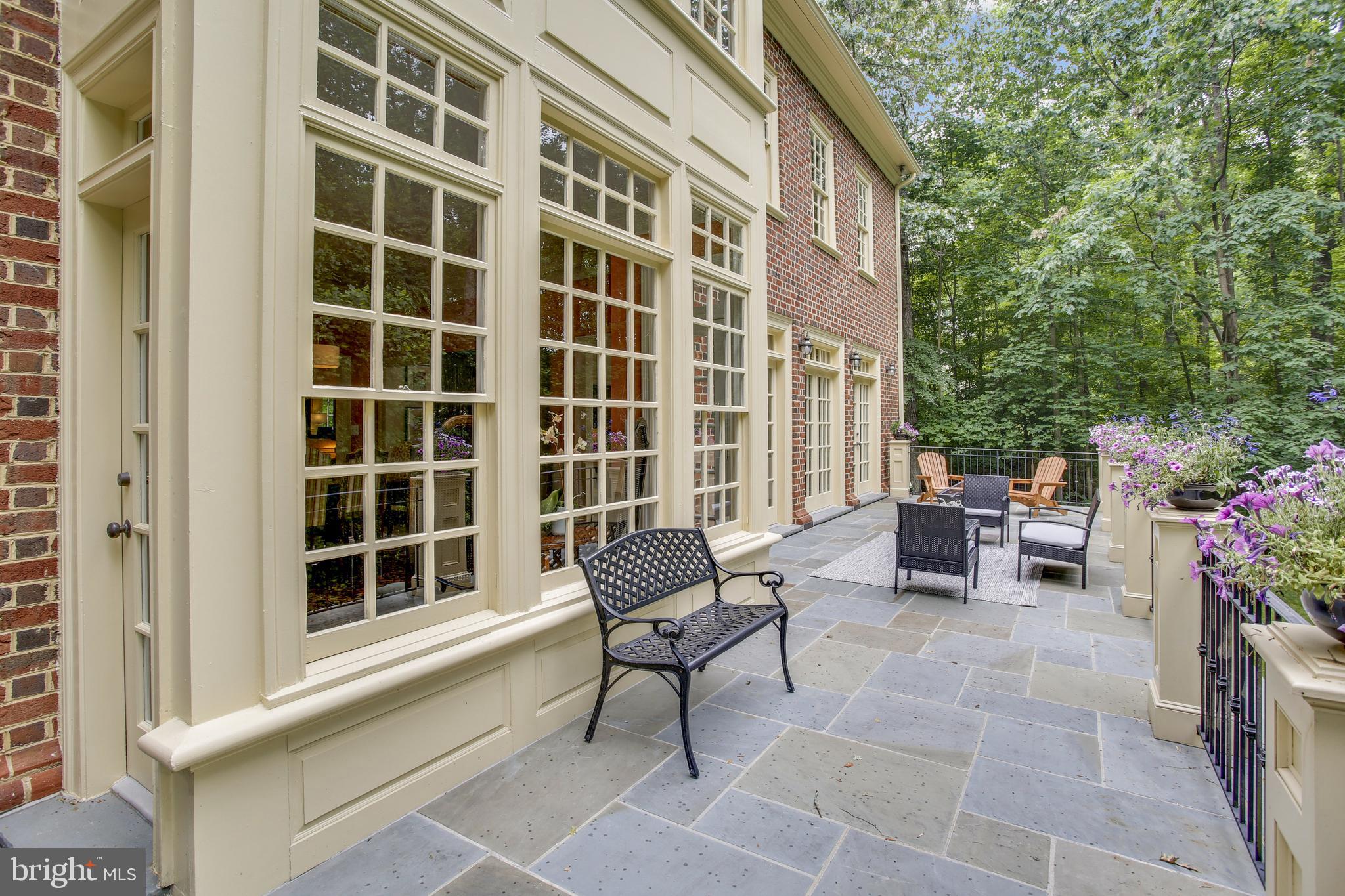 PEACOCK STATION - Residential