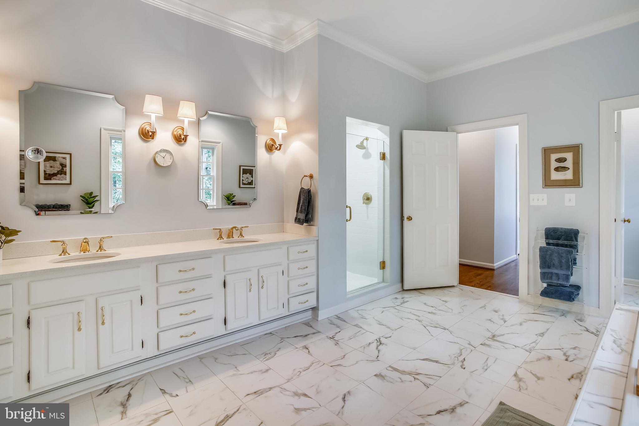 PEACOCK STATION - Residential