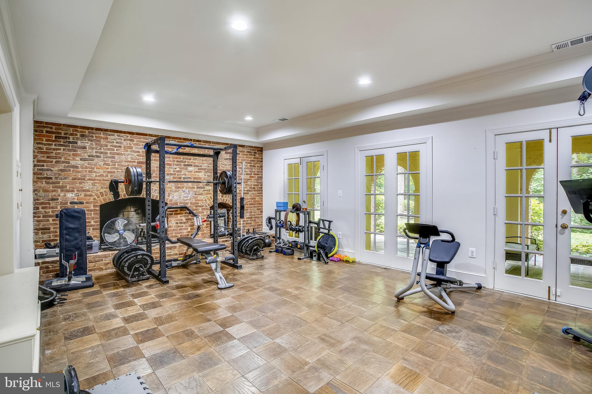 PEACOCK STATION - Residential