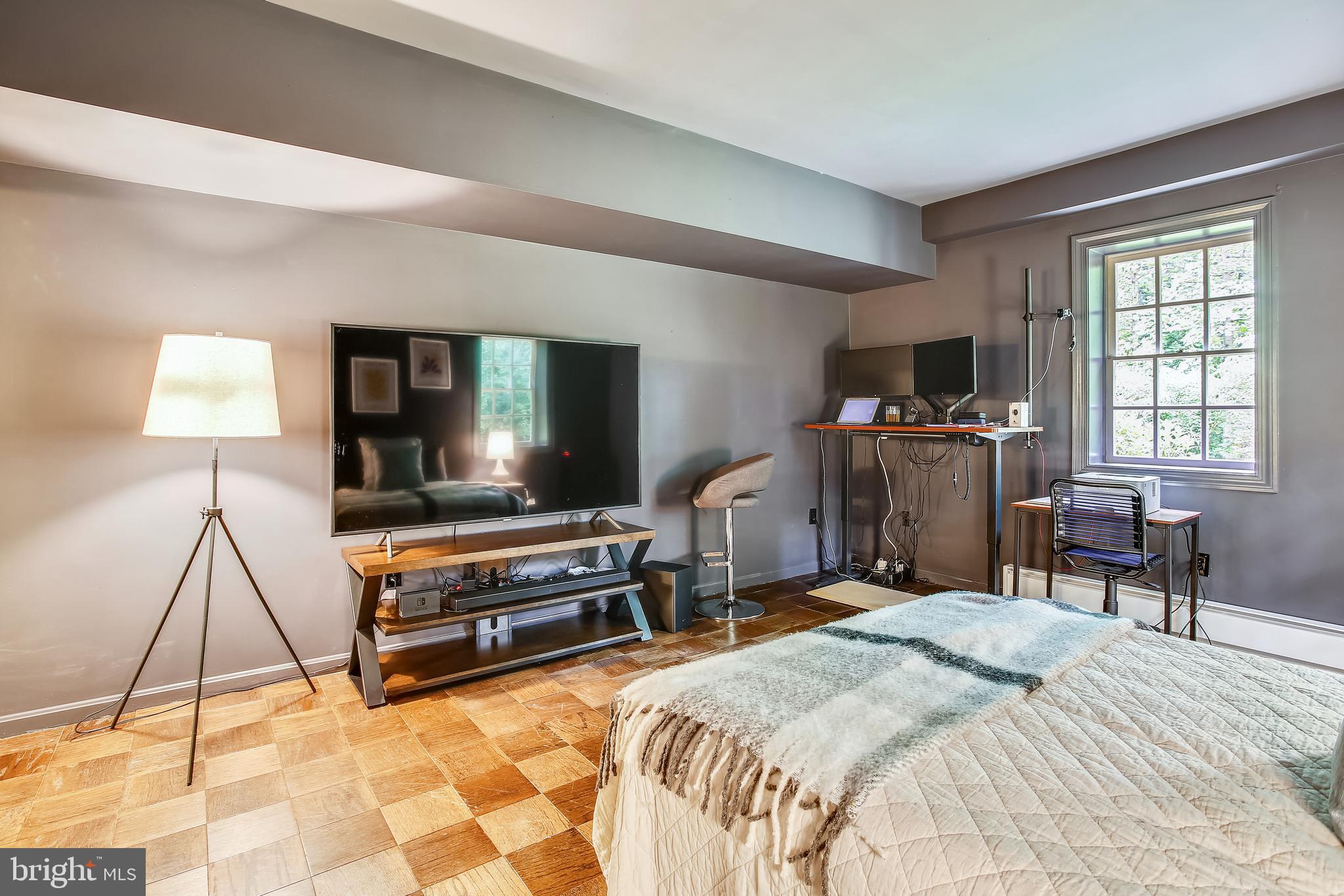 PEACOCK STATION - Residential