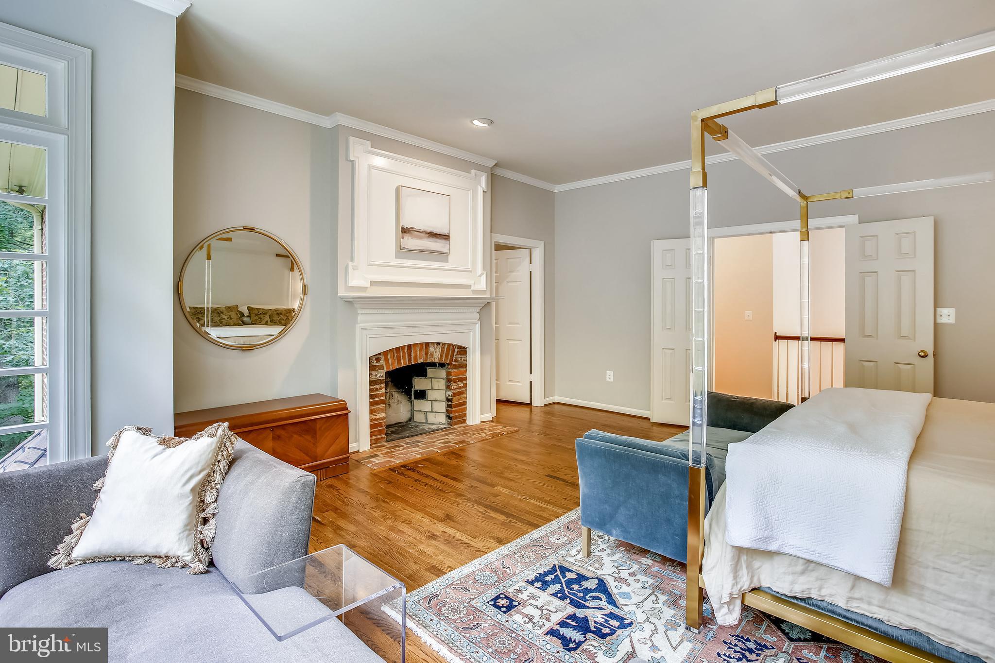 PEACOCK STATION - Residential