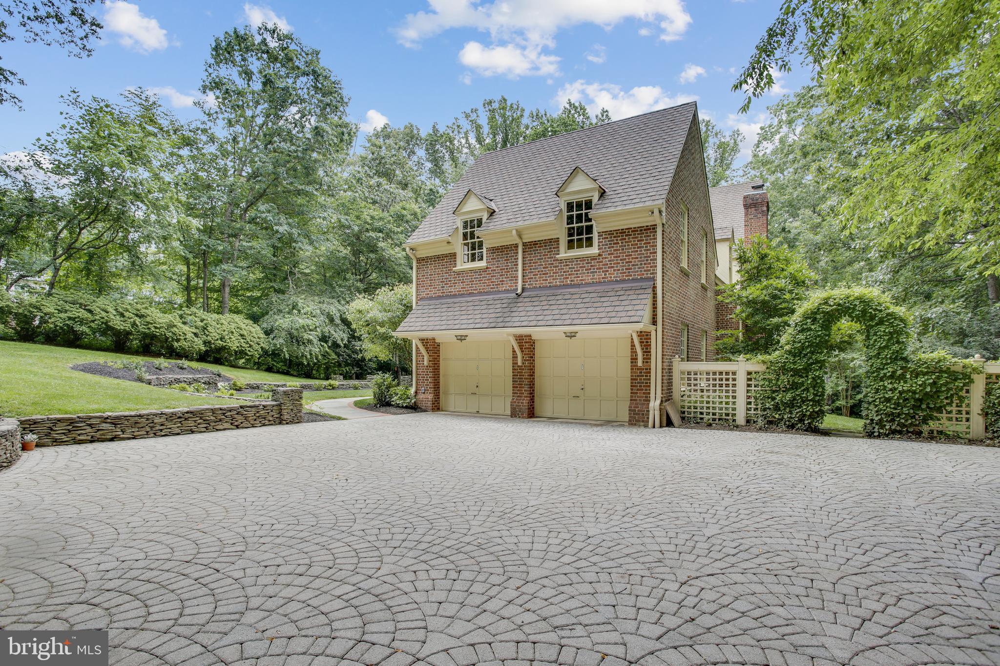 PEACOCK STATION - Residential