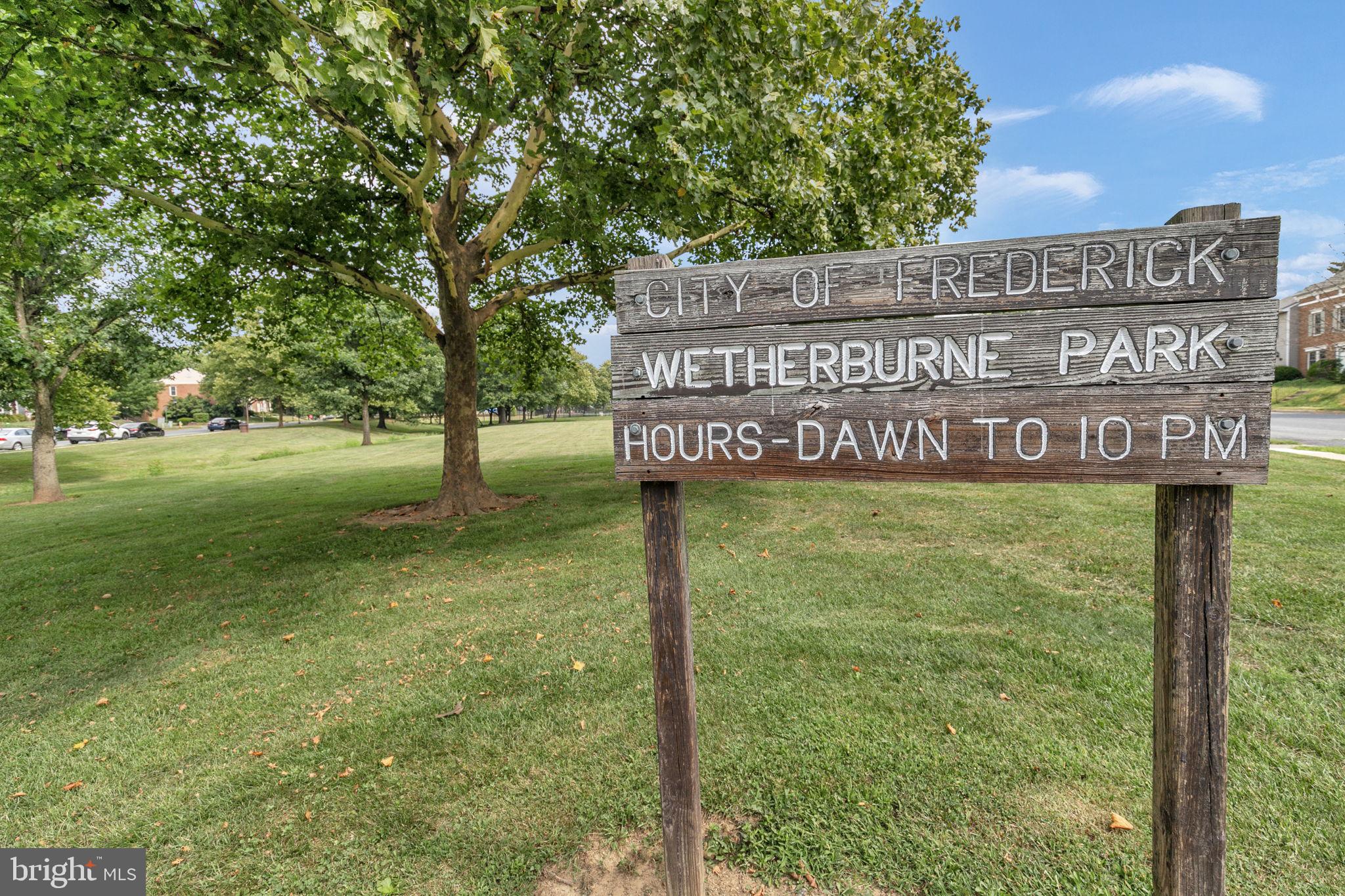 LAKETREE - Residential