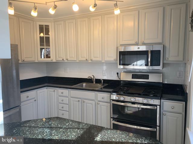 BELLE VIEW CONDOMINIUMS - Residential Lease