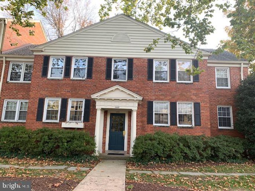 Top floor sunny and large updated 2 bedroom & 1 bath condo overlooking courtyard. Condo is located in popular Belle View community. Granite countertops, stainless appliances and gas range.Freshly renovated, painted and move in ready. Amenities included are: gorgeous pool, tennis and basketball courts, on site community center and tots lots., gas and water too. Laundry facility and large storage unit are located in the same building steps  away. Old Town Alexandria, National Harbor, New MGM Grand Casino, Washington DC, Fort Belvior  and Pentagon are all within 10-20 minute commute. The location is perfect for afternoon walks, runs or picnics. Mount Vernon trail, GW Parkway biking and hiking trails are a stone's throw away along the scenic Potomac river. There is ample parking for tenants and guests. Call the Listing agent at 703-656-6971 for more info.