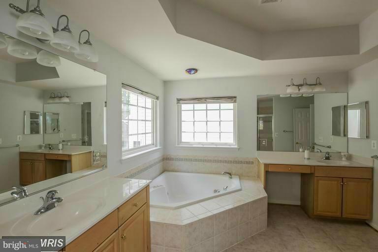 RIDGEFIELD VILLAGE - Residential Lease