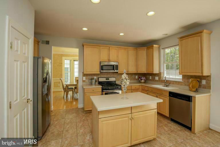 RIDGEFIELD VILLAGE - Residential Lease