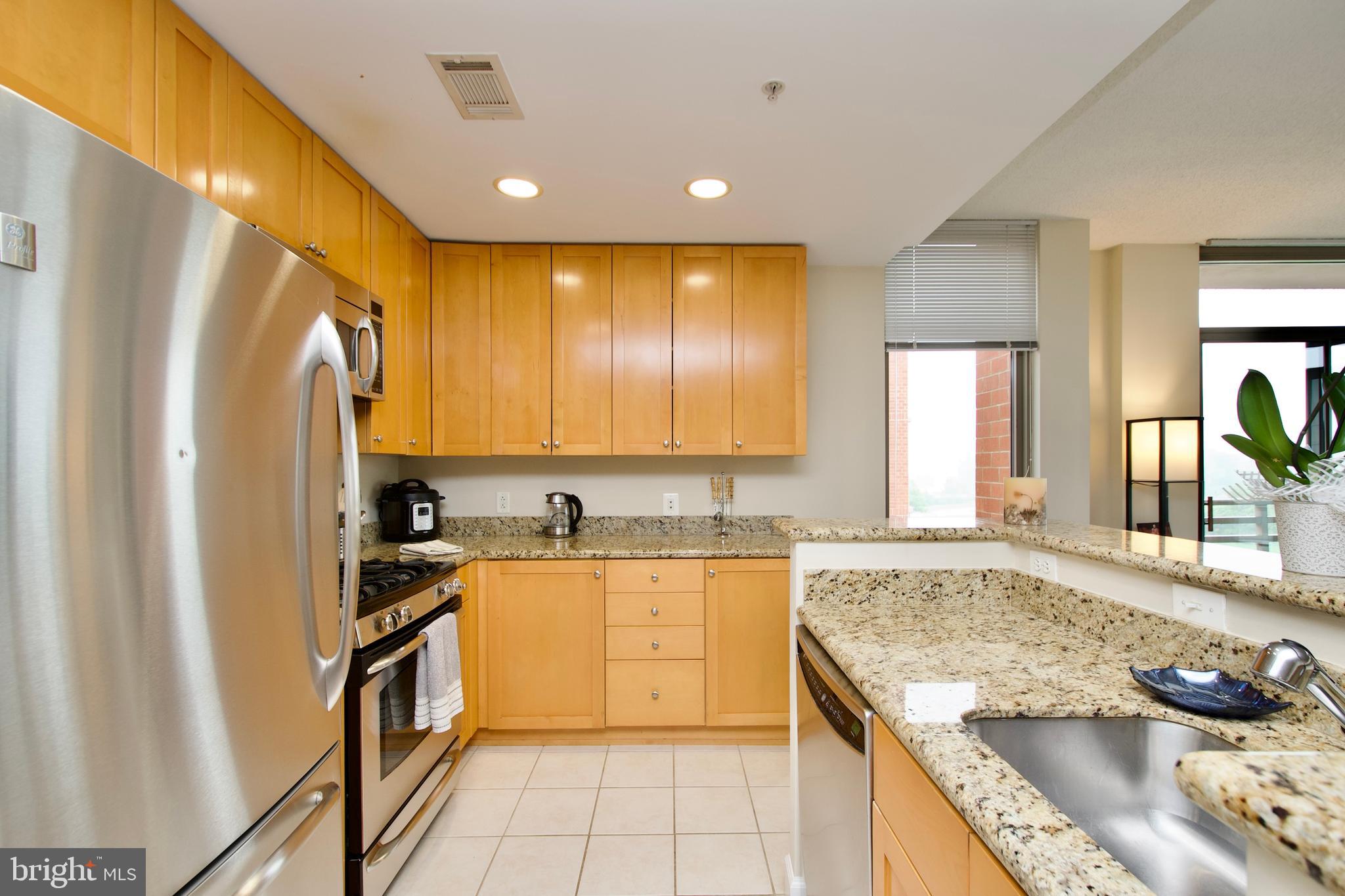 ECLIPSE ON CENTER PARK - Residential Lease