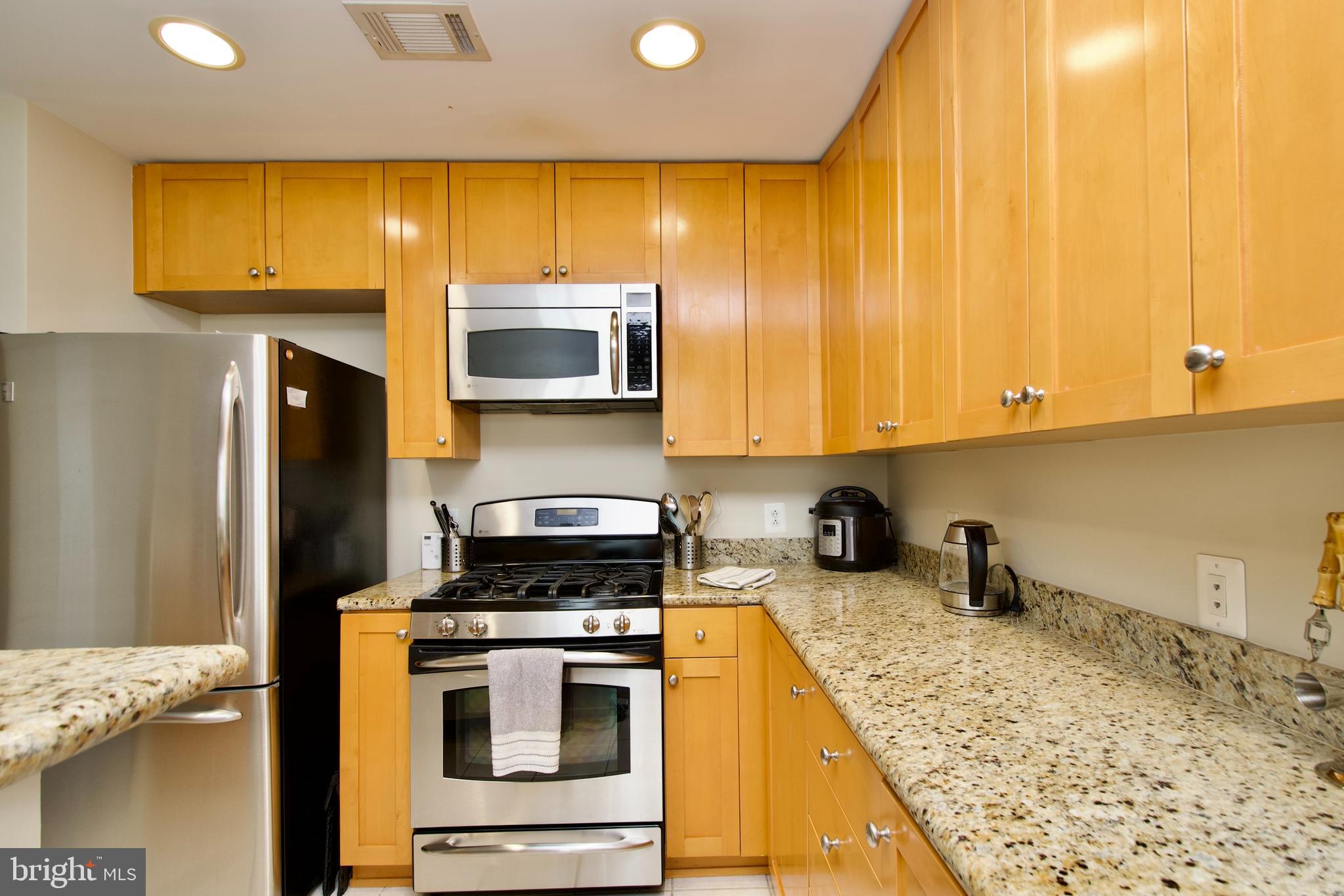 ECLIPSE ON CENTER PARK - Residential Lease