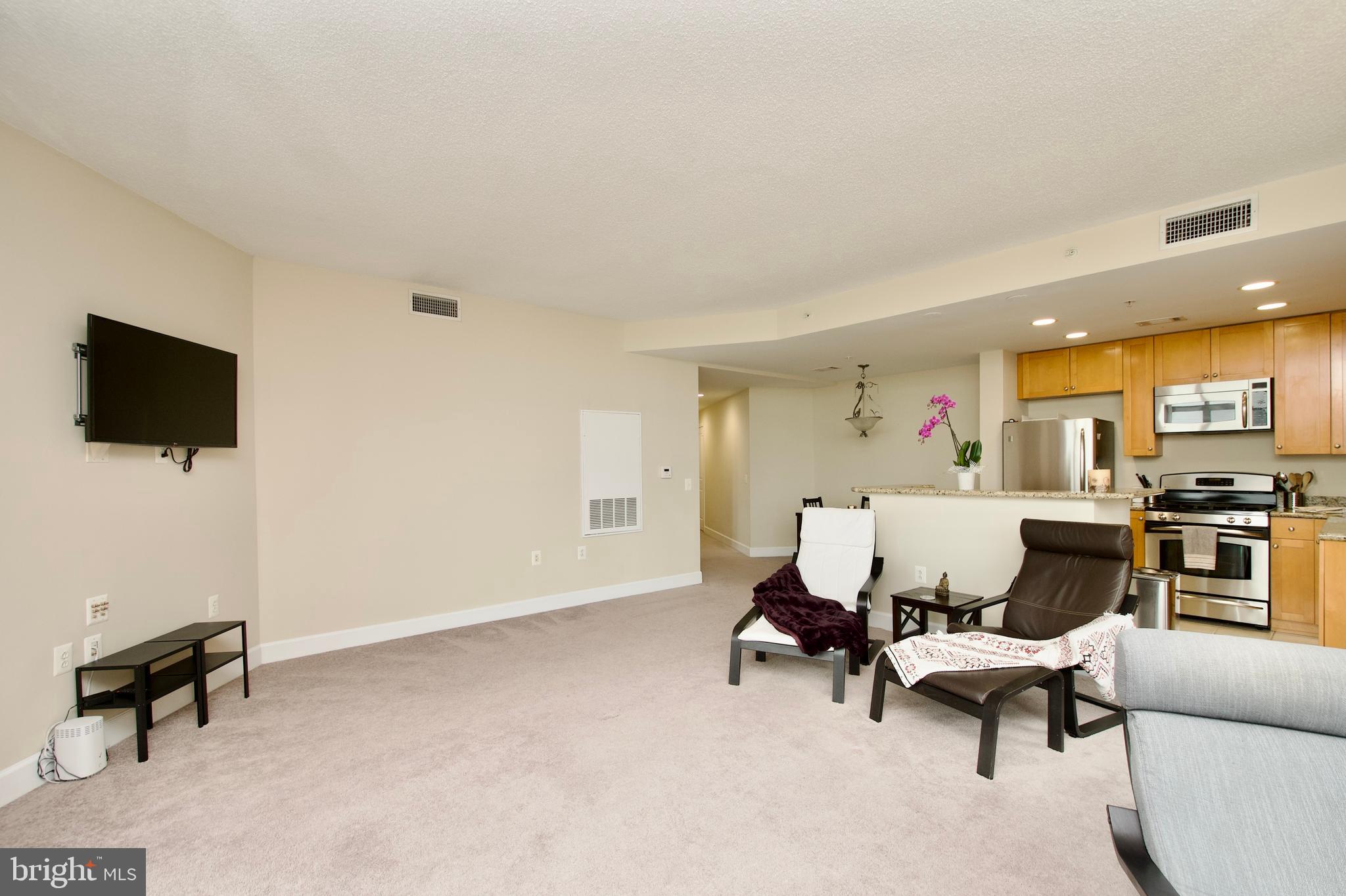 ECLIPSE ON CENTER PARK - Residential Lease