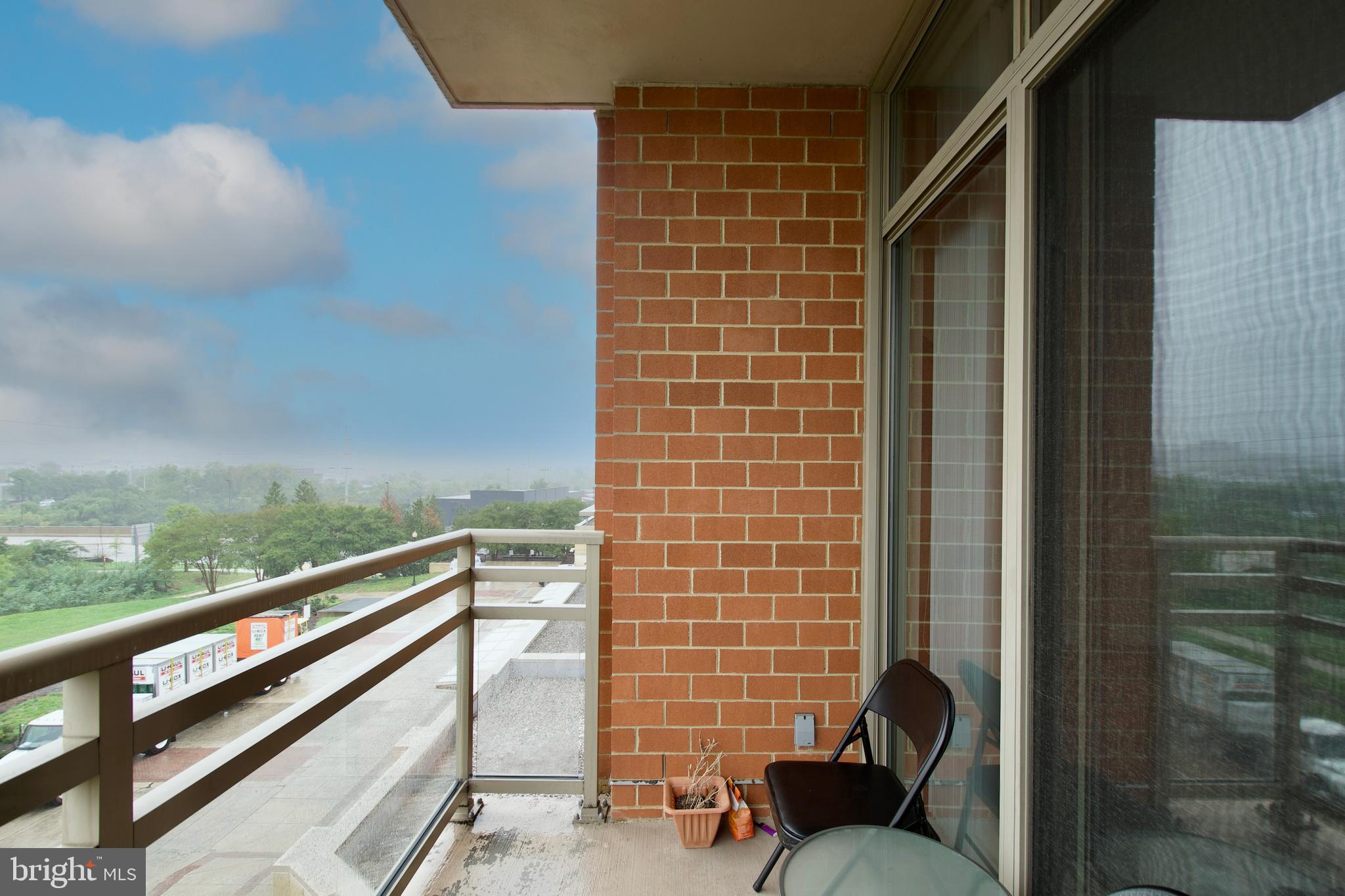 ECLIPSE ON CENTER PARK - Residential Lease