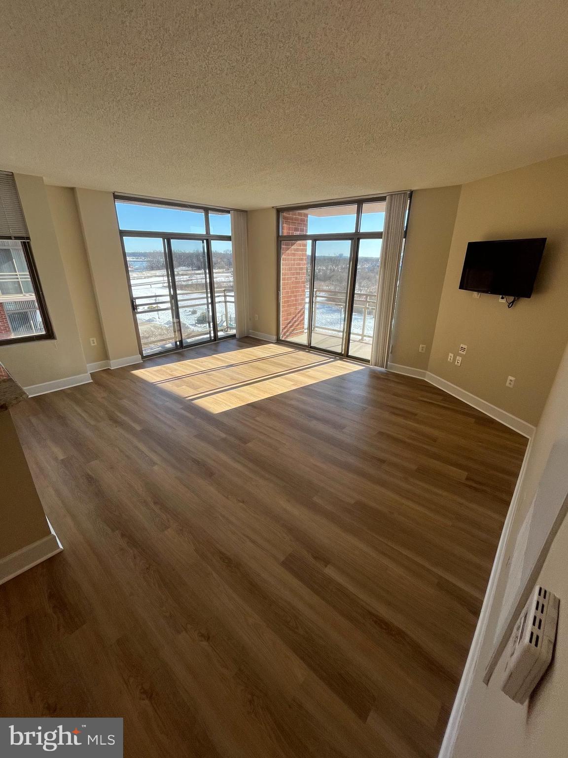 ECLIPSE ON CENTER PARK - Residential Lease