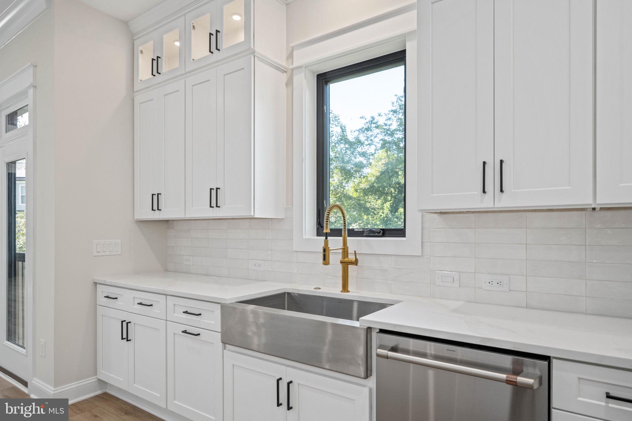 PIMMIT HILLS - Residential