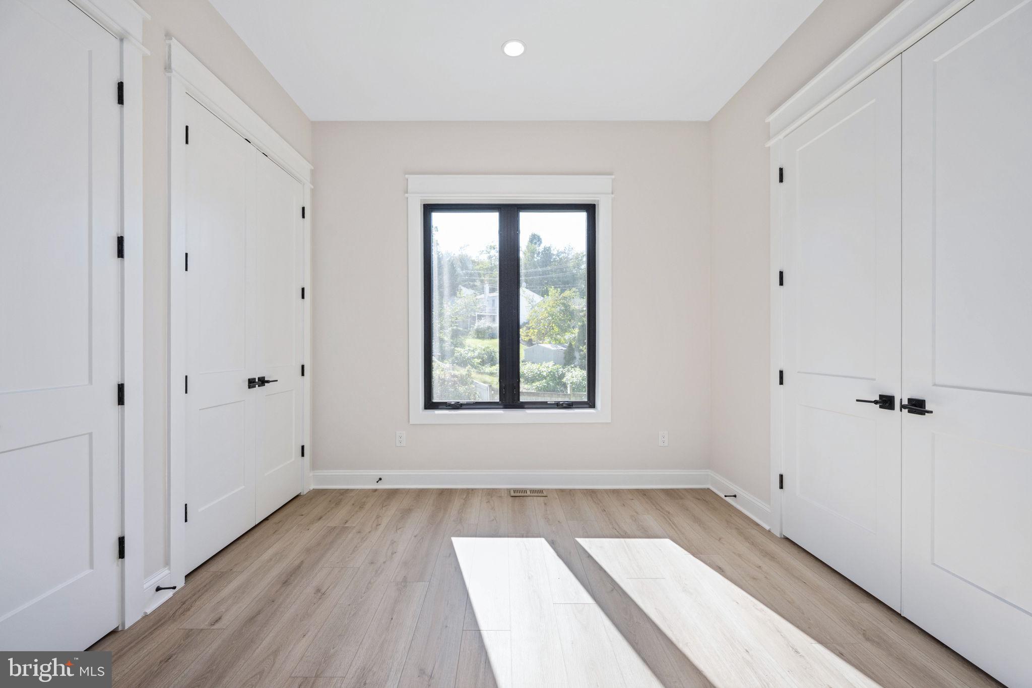 PIMMIT HILLS - Residential