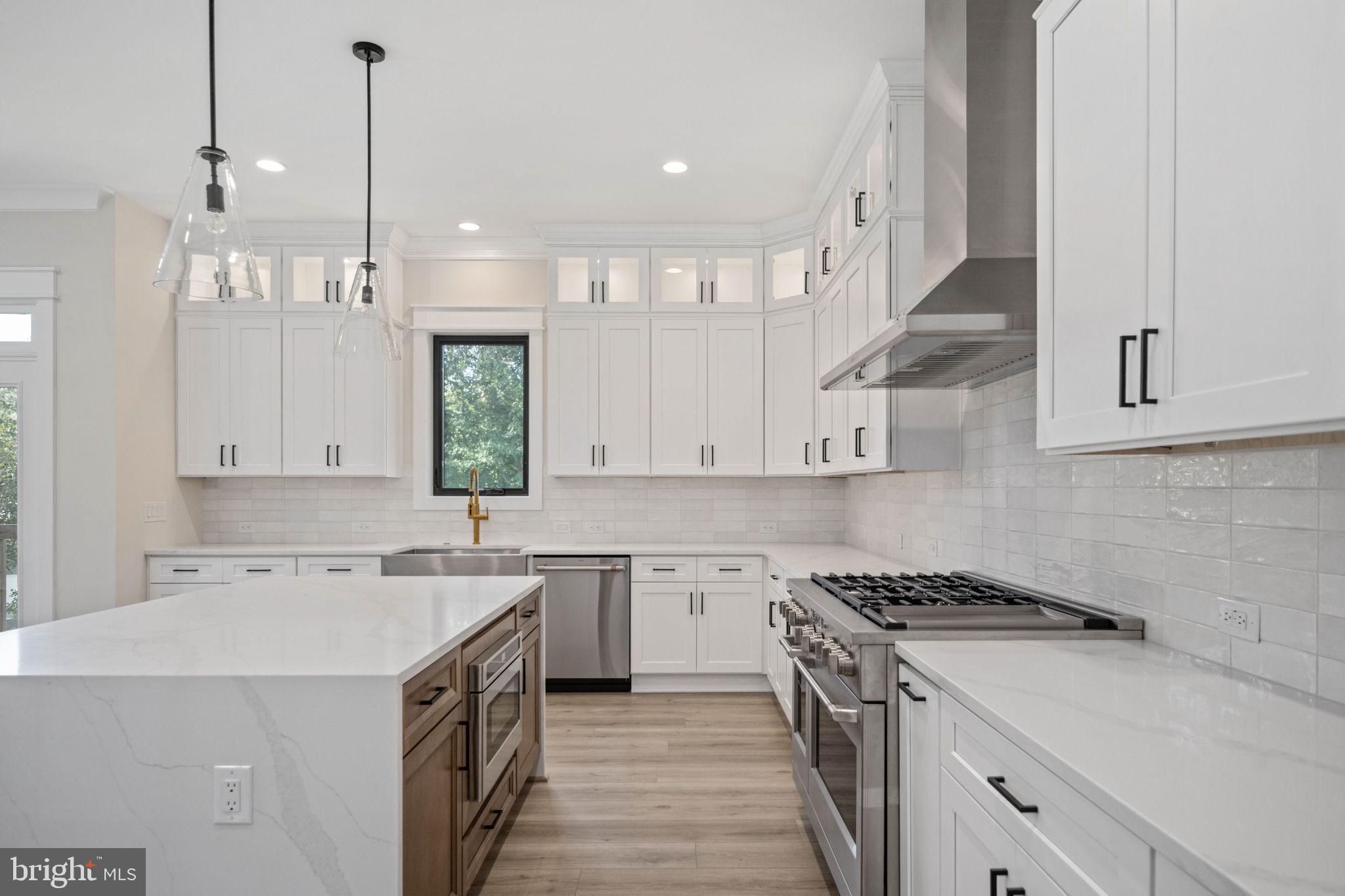 PIMMIT HILLS - Residential