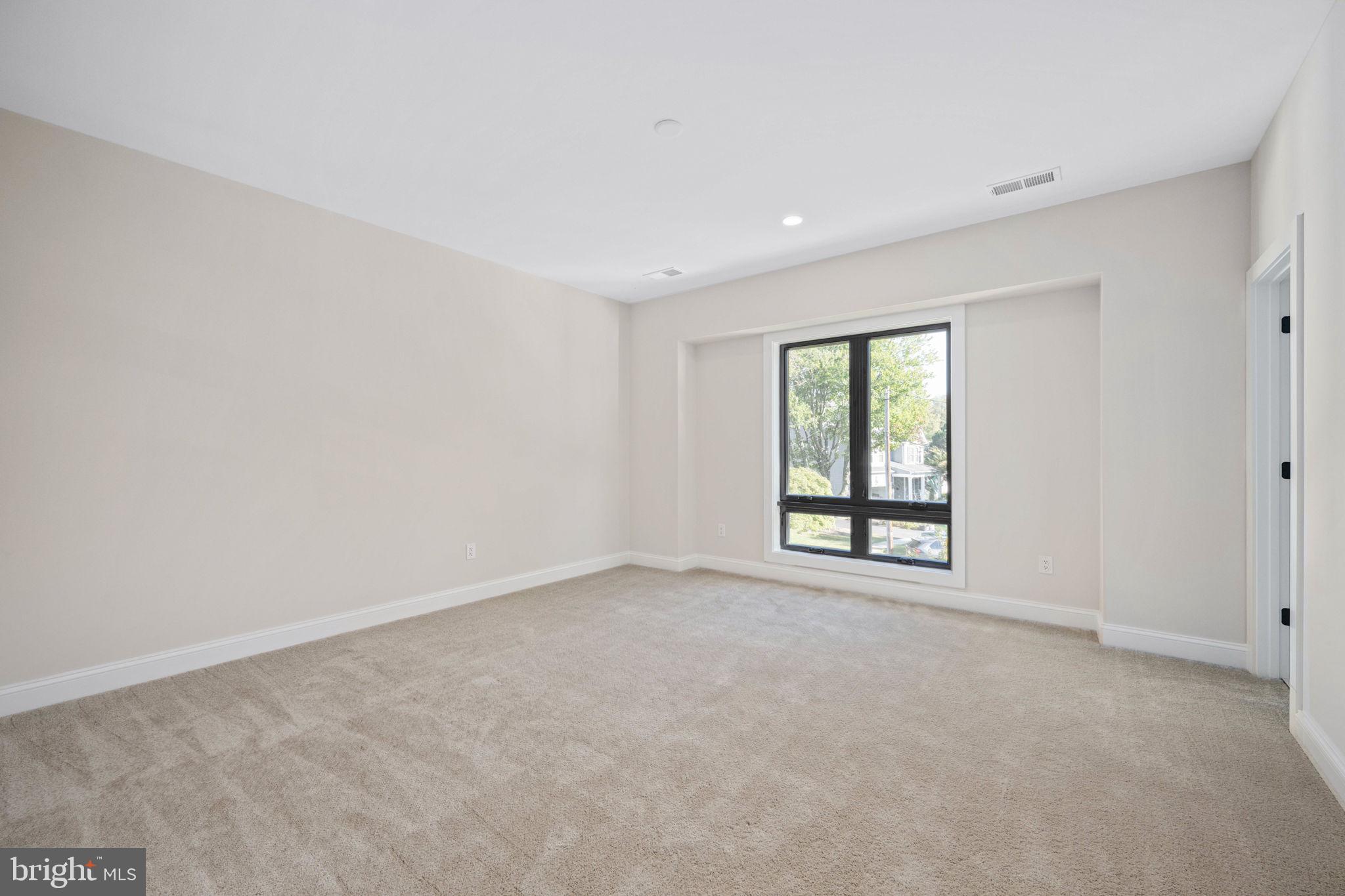 PIMMIT HILLS - Residential